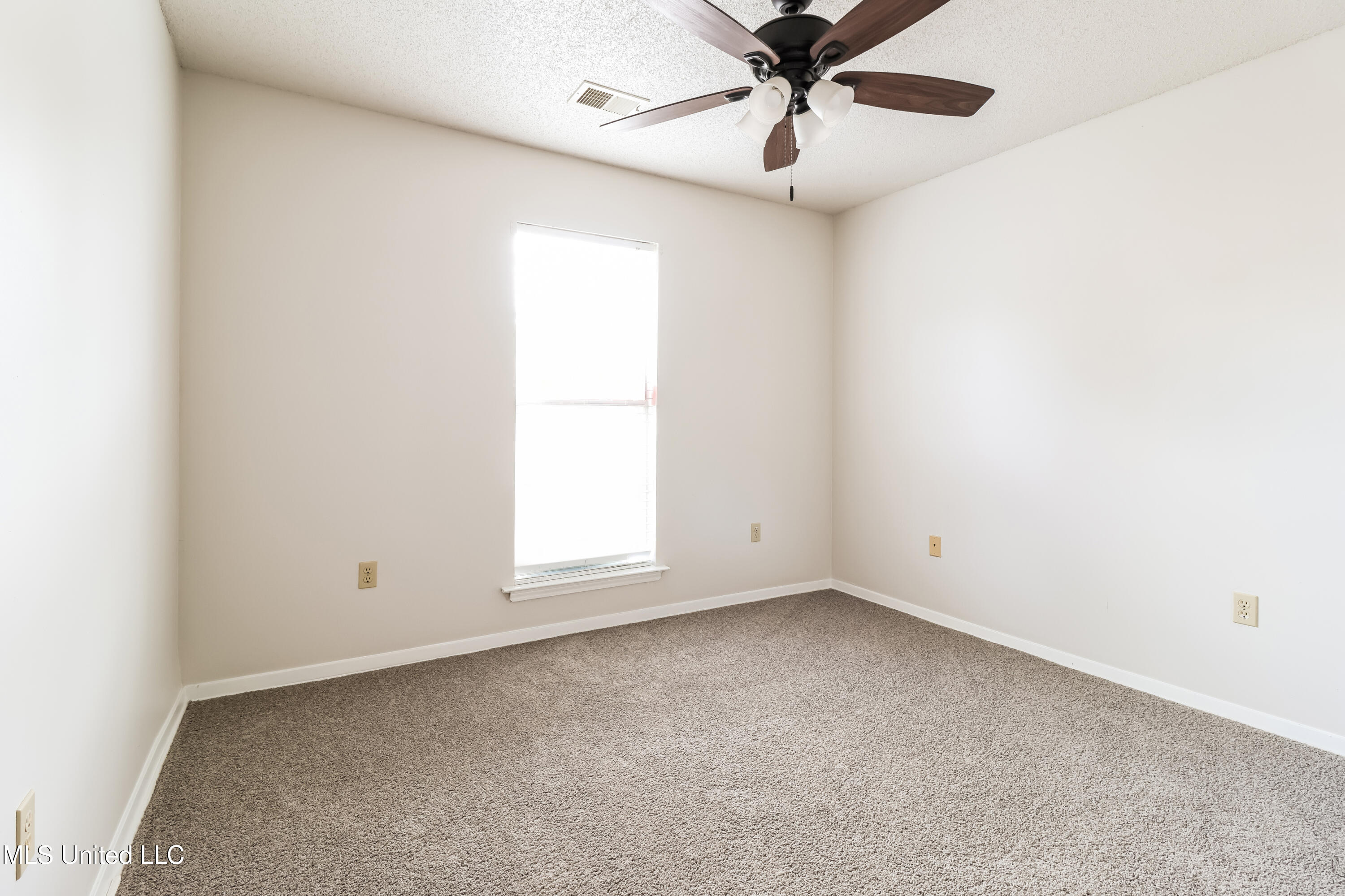 7692 Lilly Lane Property Photo 13