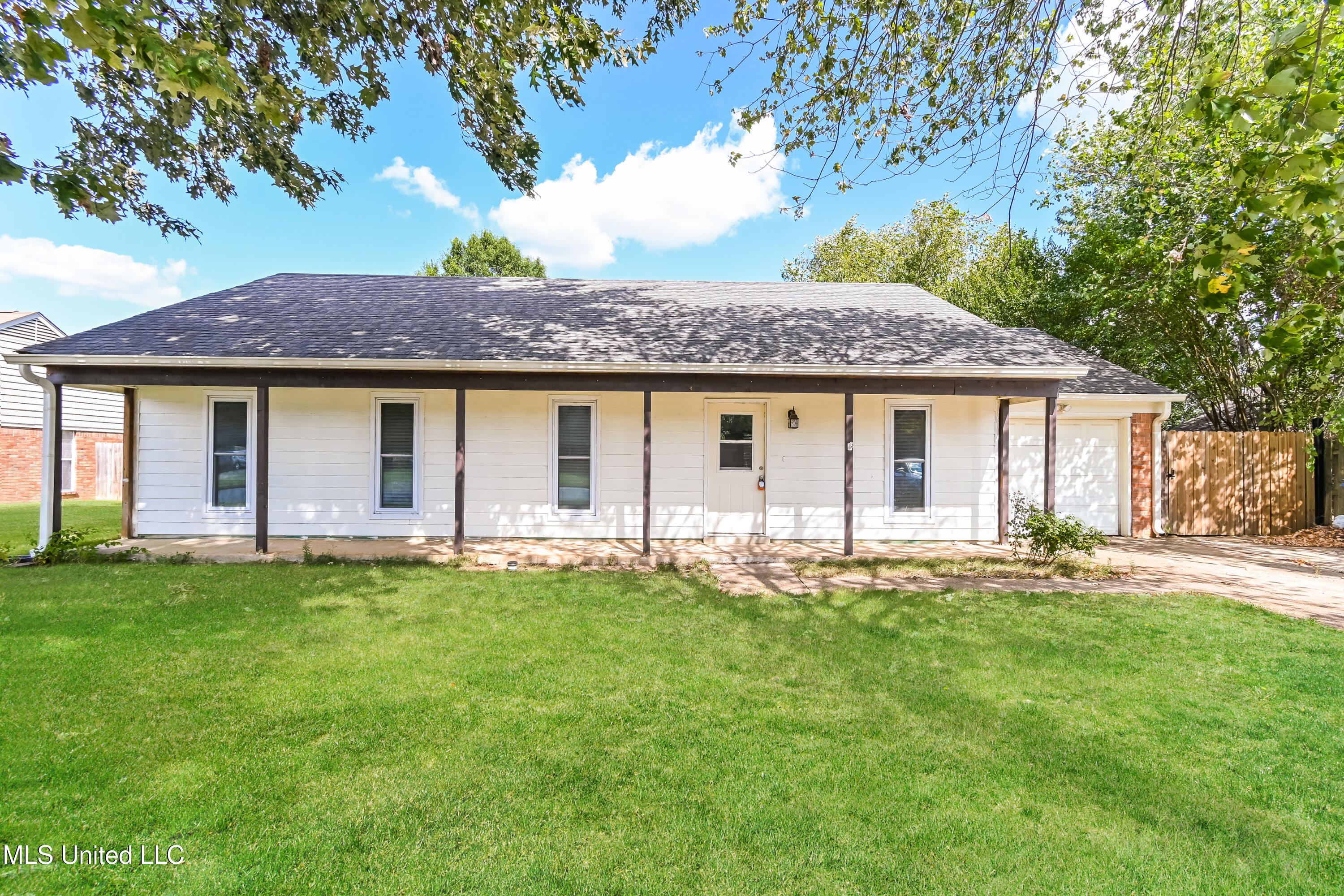 6712 Magnolia Drive Property Photo 1