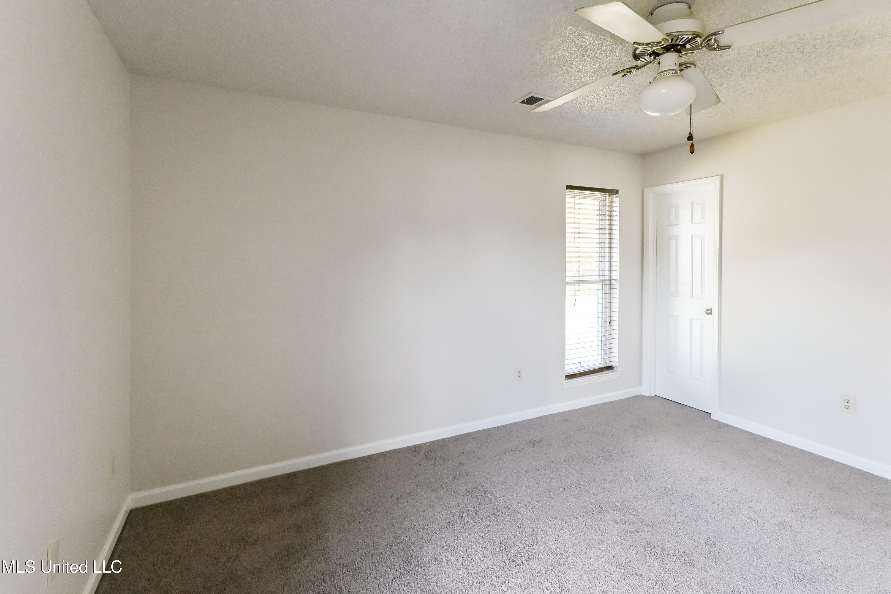 6712 Magnolia Drive Property Photo 9