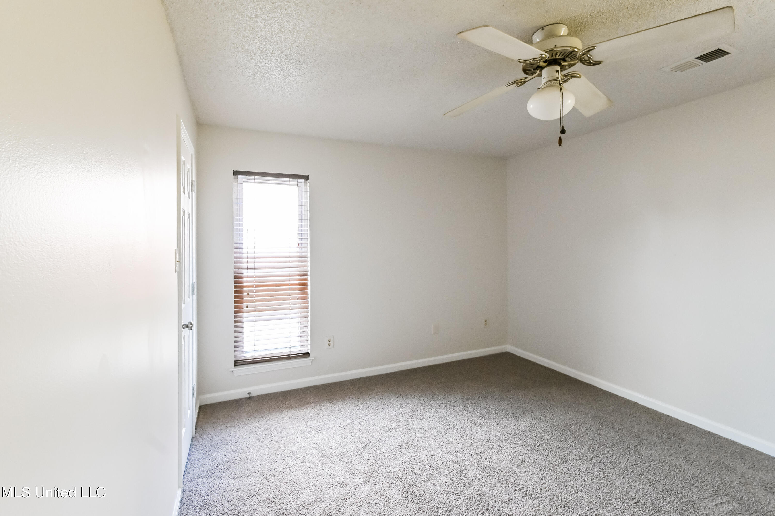 6712 Magnolia Drive Property Photo 10
