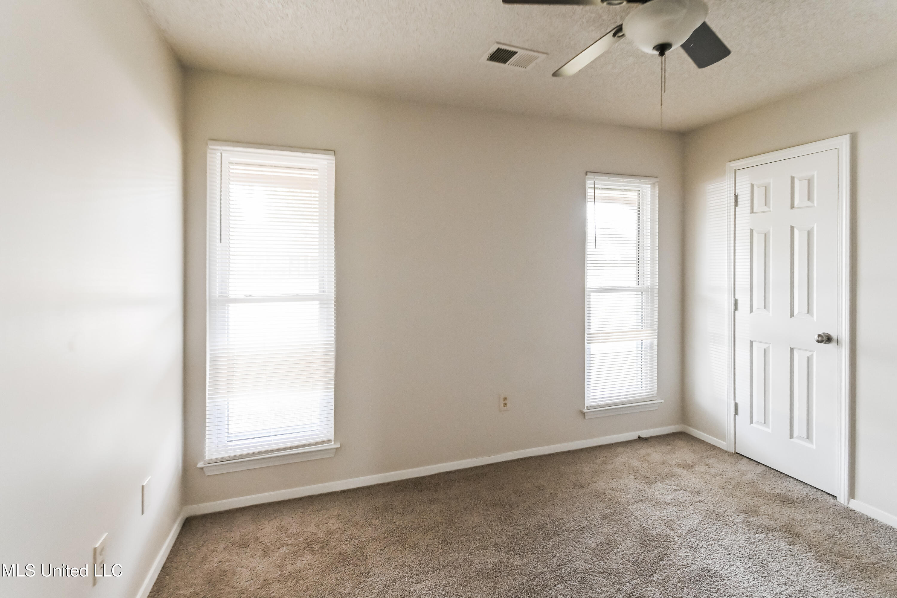 6712 Magnolia Drive Property Photo 12