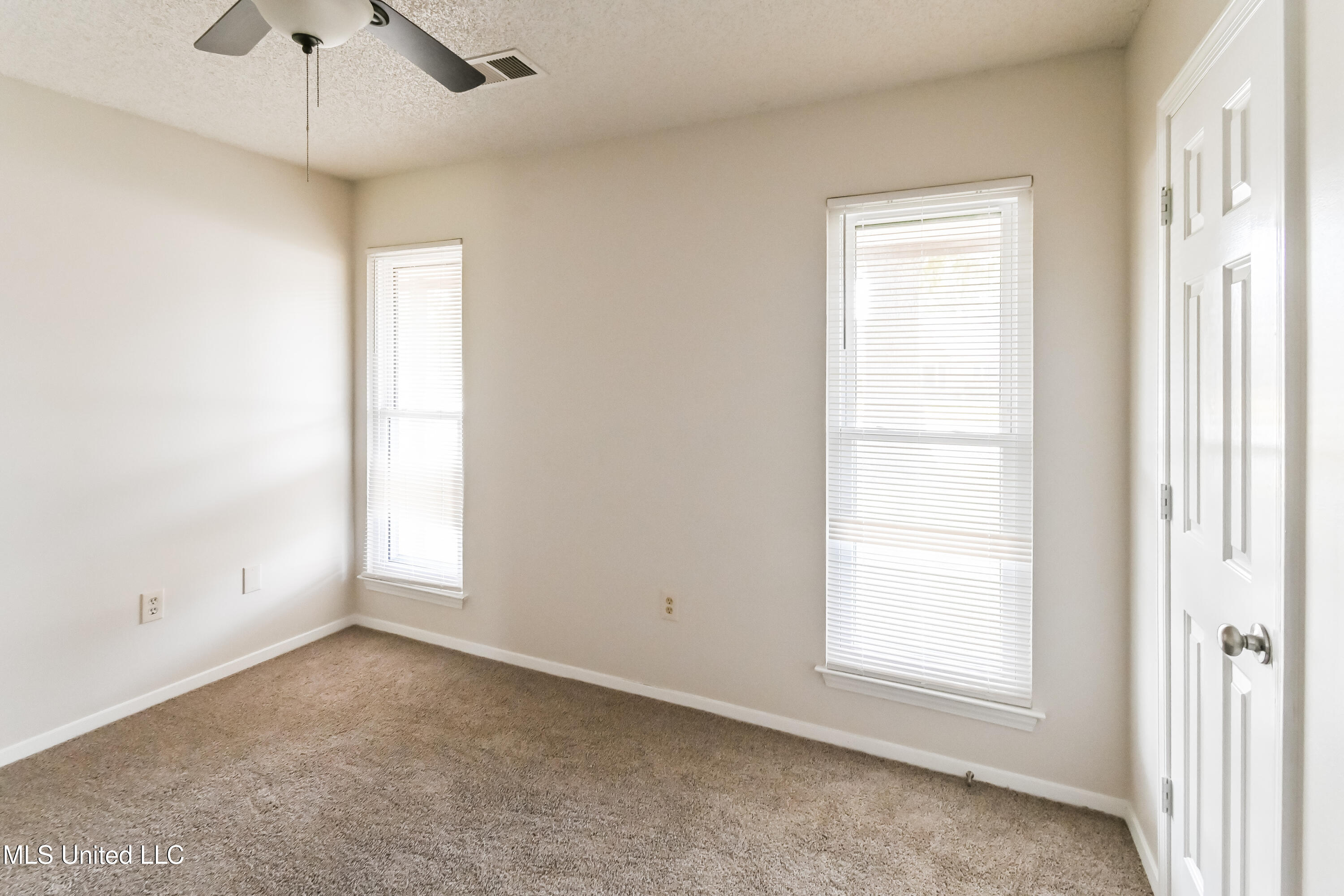 6712 Magnolia Drive Property Photo 13