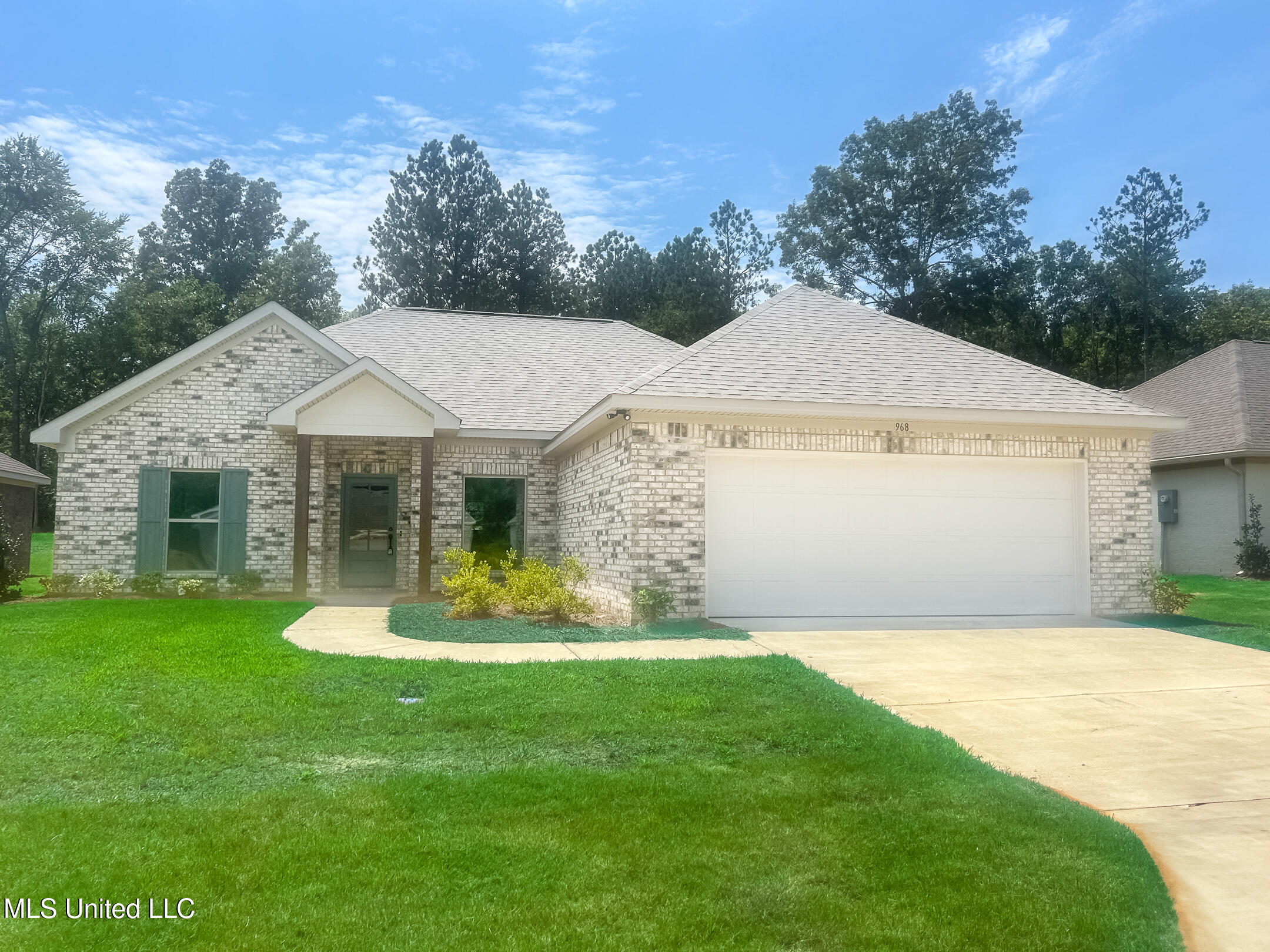 968 Riverside Lane Property Photo 1