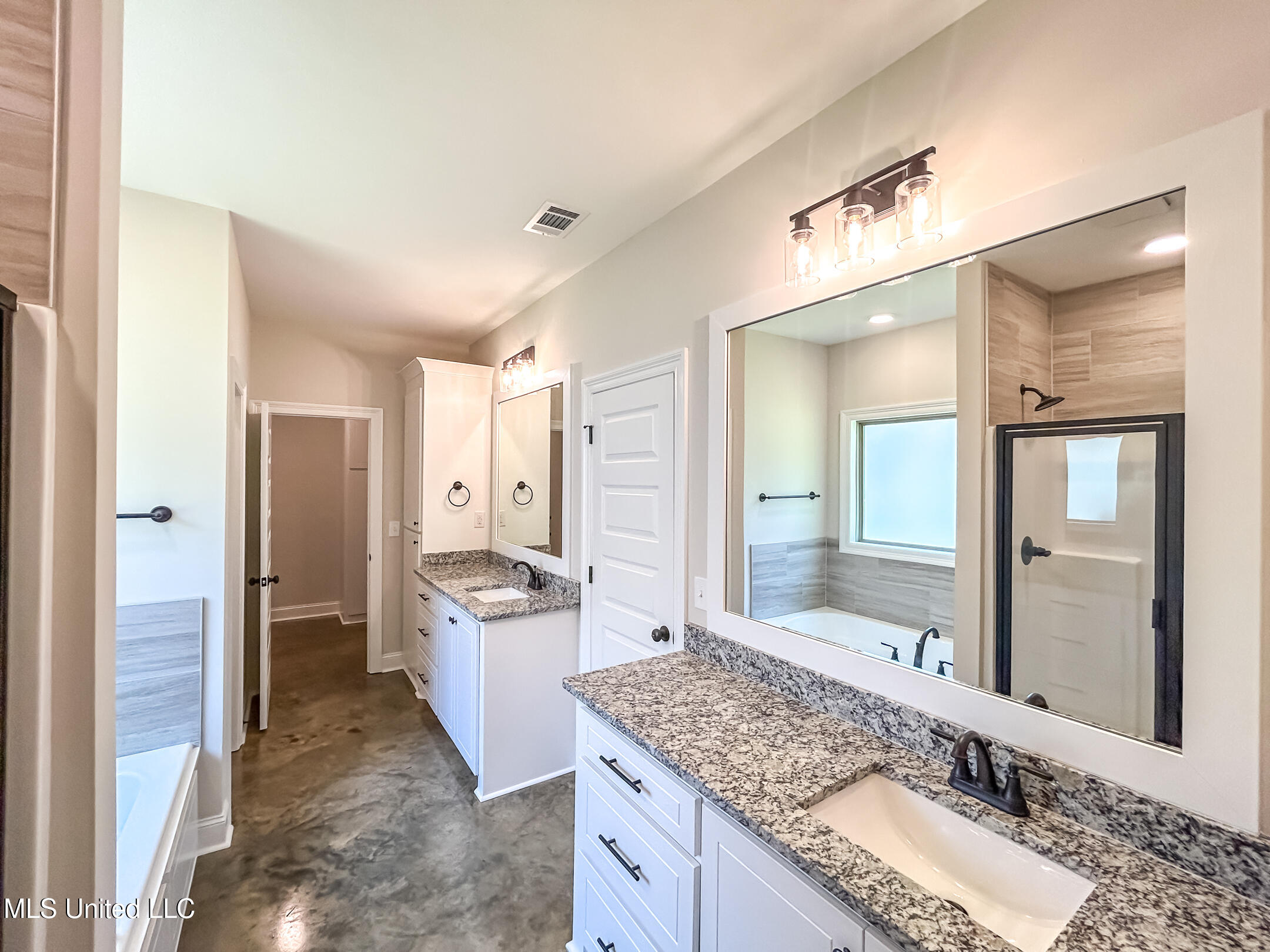 968 Riverside Lane Property Photo 10