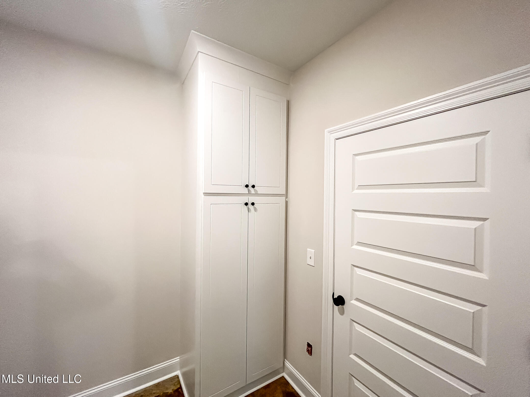 968 Riverside Lane Property Photo 13
