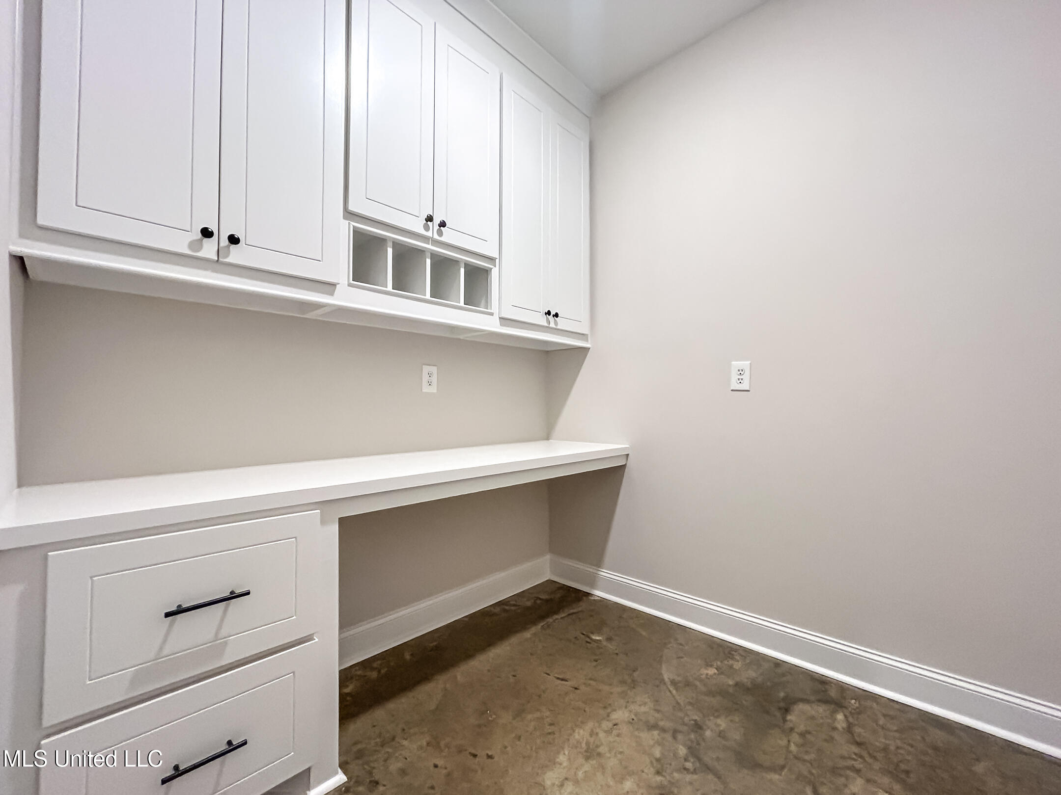 968 Riverside Lane Property Photo 14