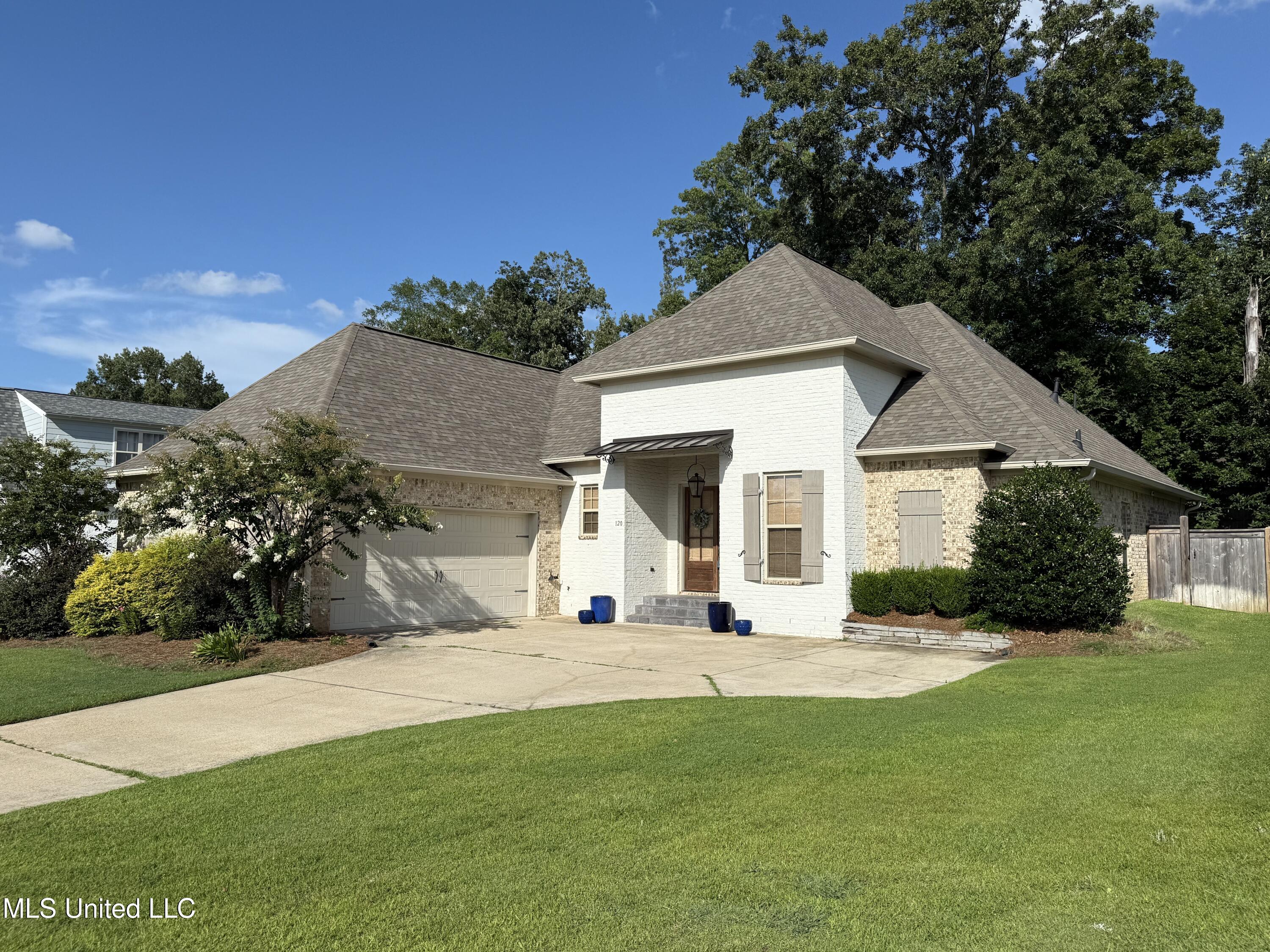 120 Camden Pte Property Photo 1