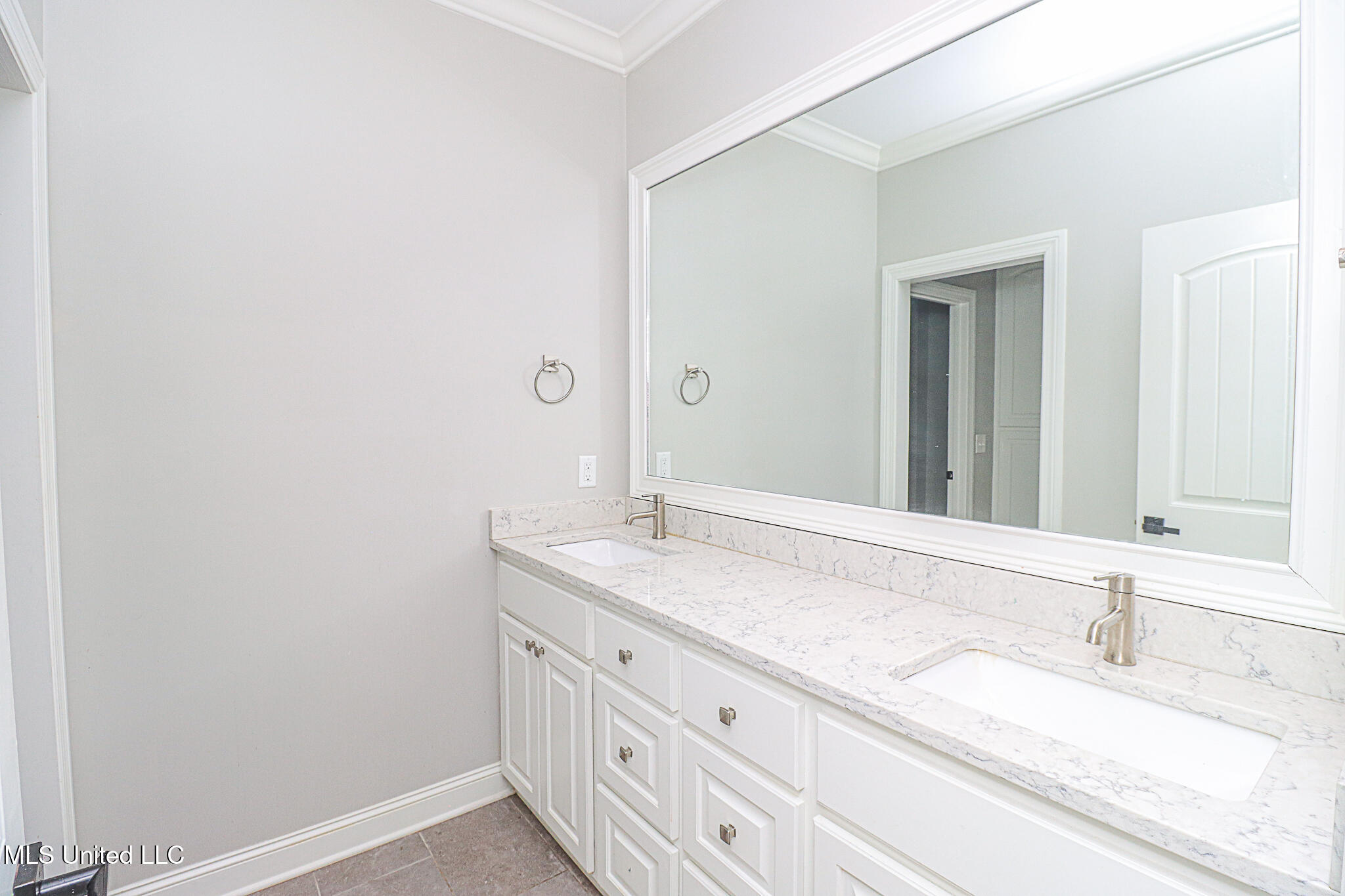 195 Lorman Lane Property Photo 36