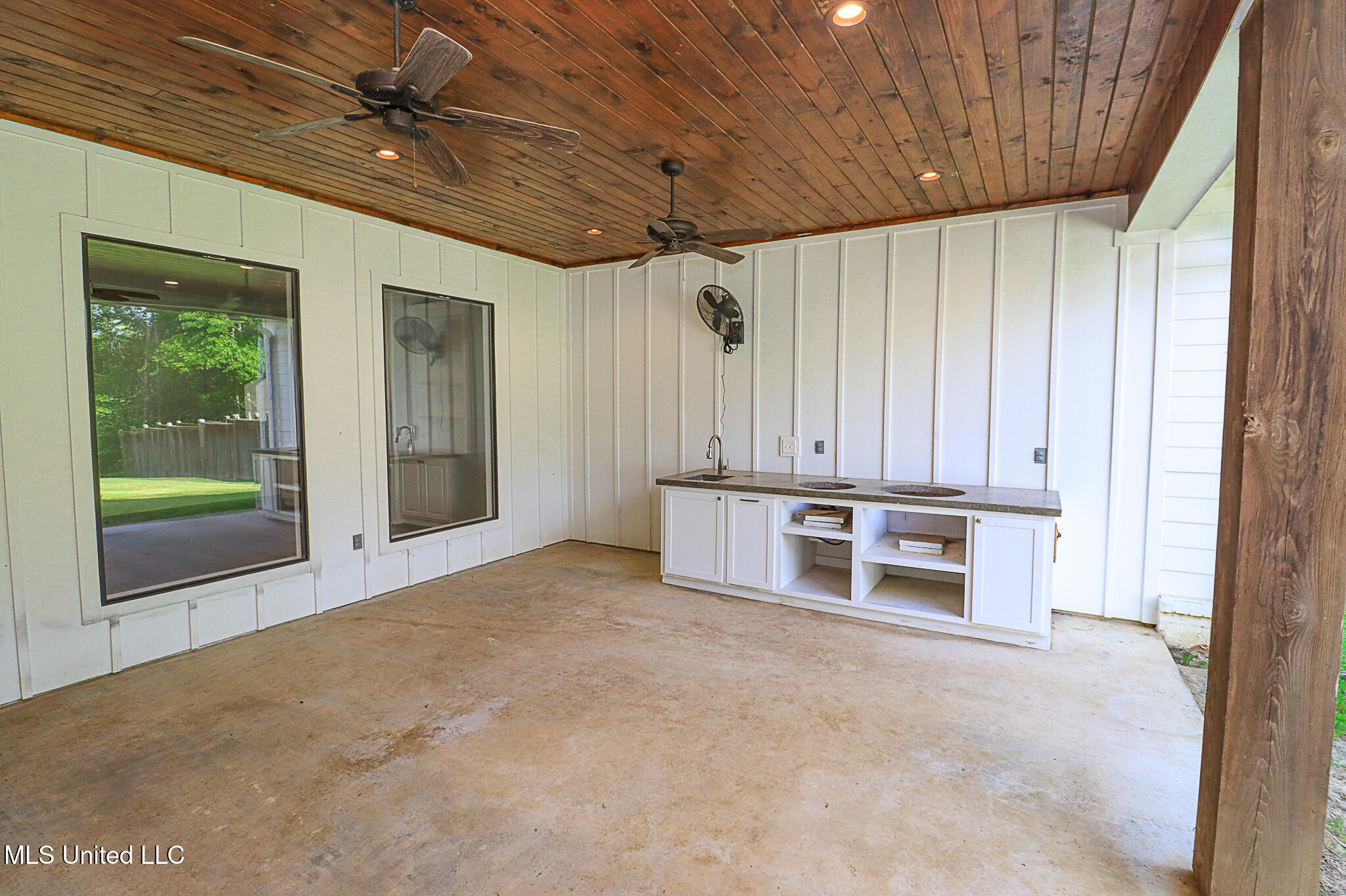 195 Lorman Lane Property Photo 43