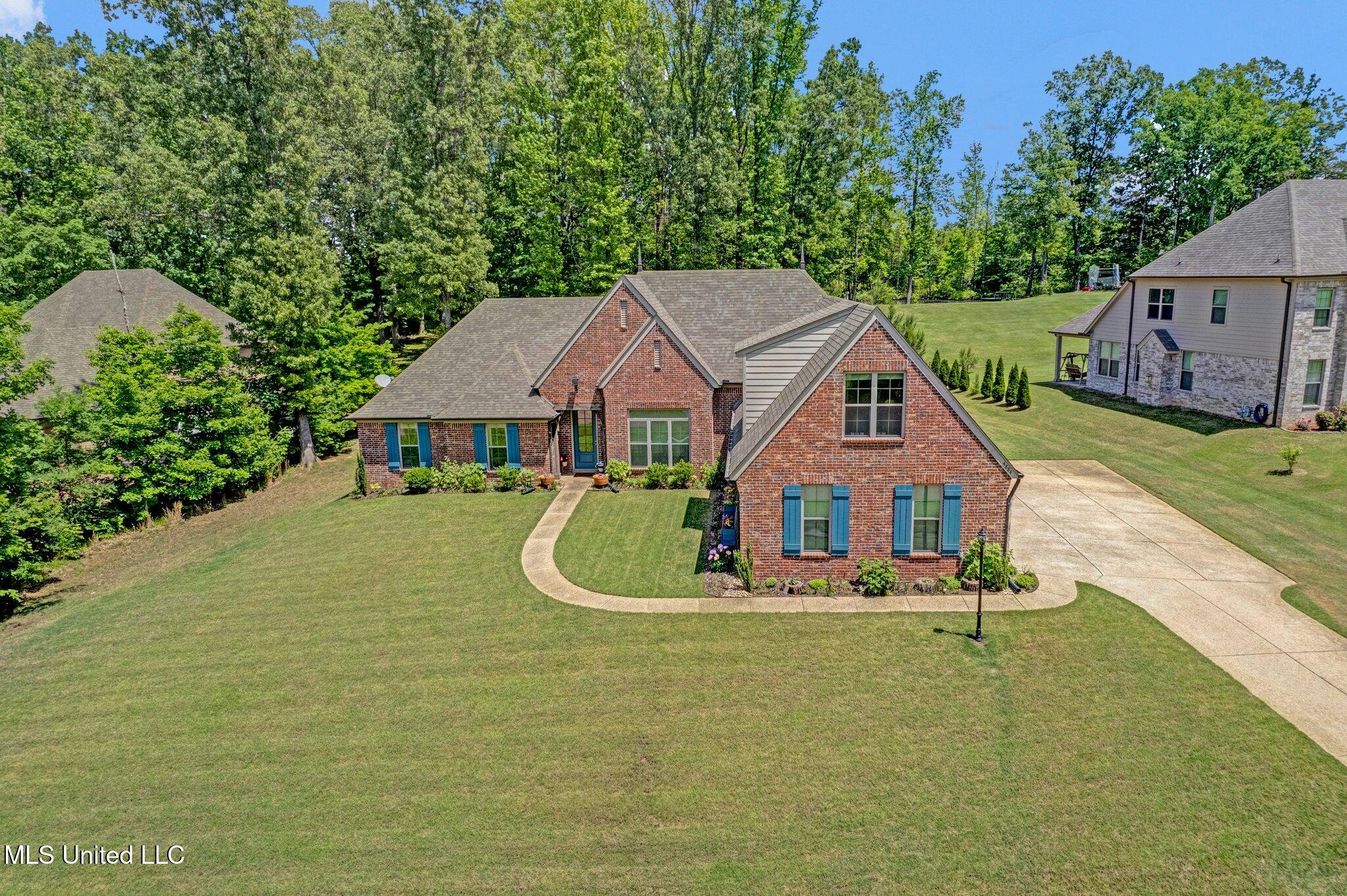 4884 Antebellum Lane Property Photo 4