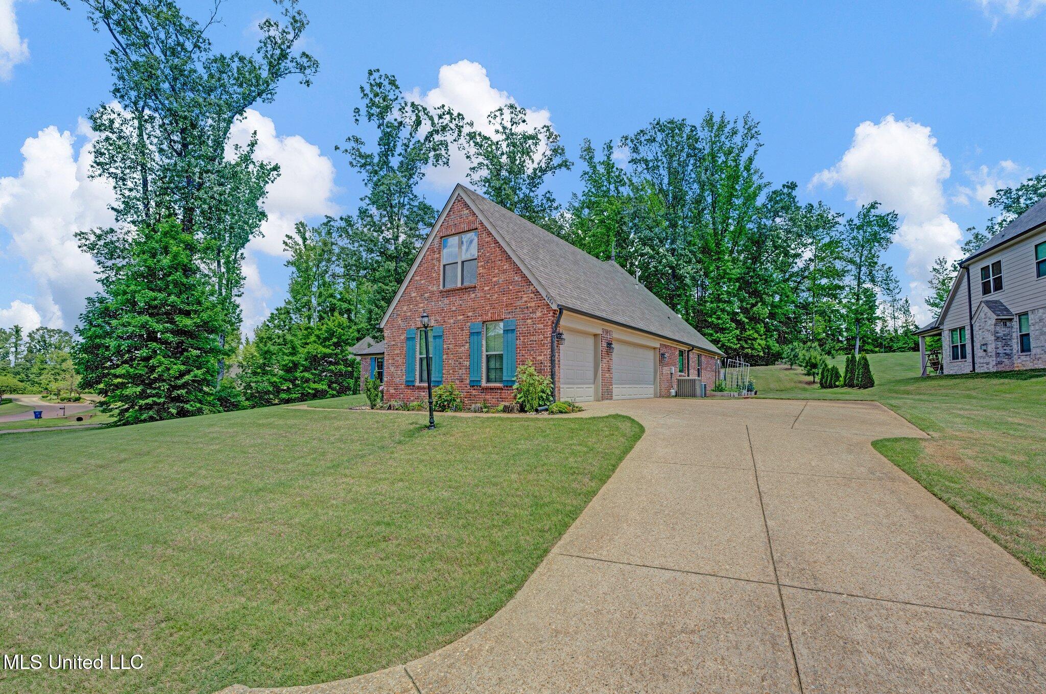 4884 Antebellum Lane Property Photo 7