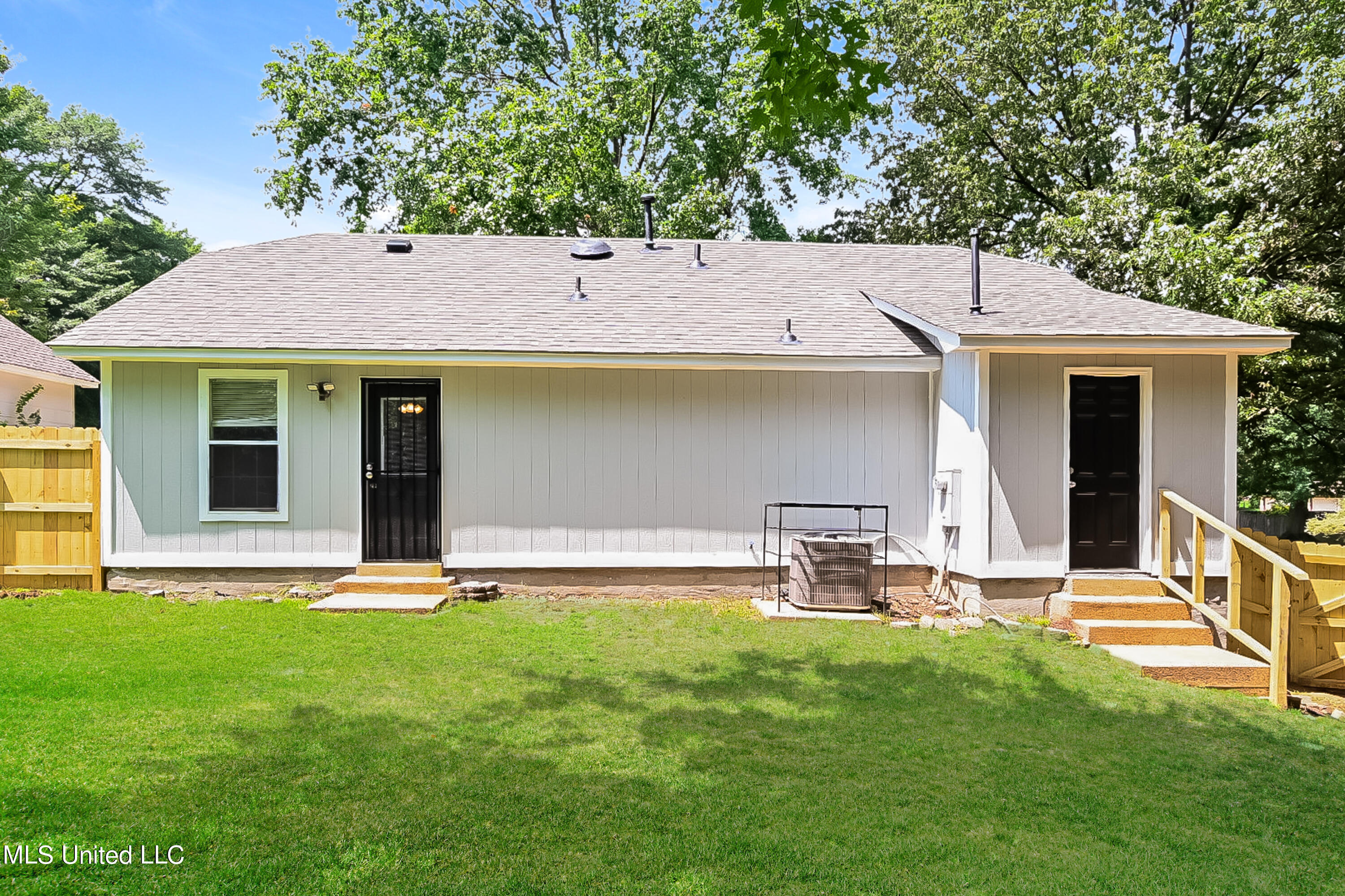 939 Valley Springs Drive Property Photo 15