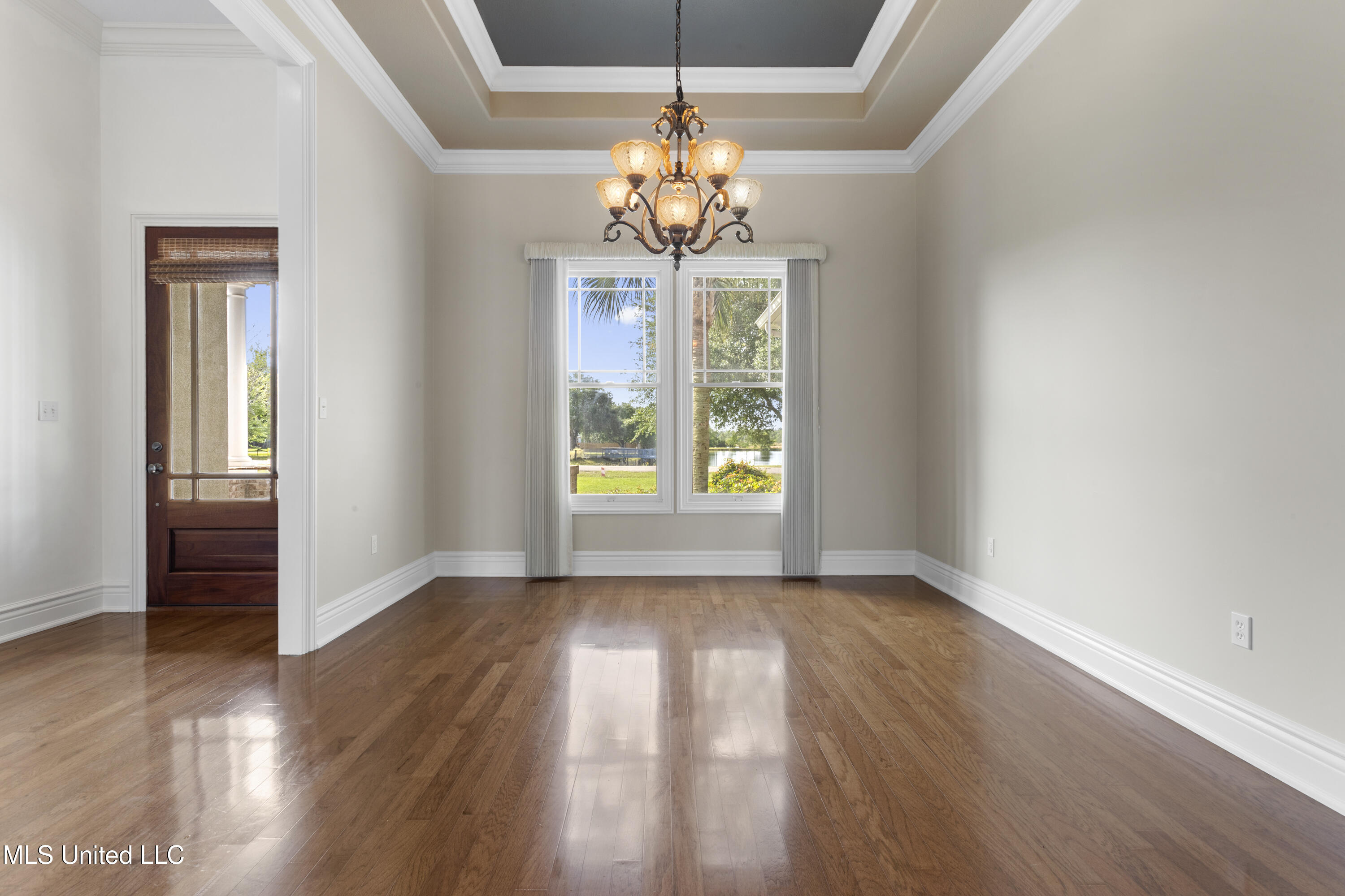 12240 S Lake Forest Drive Property Photo 6