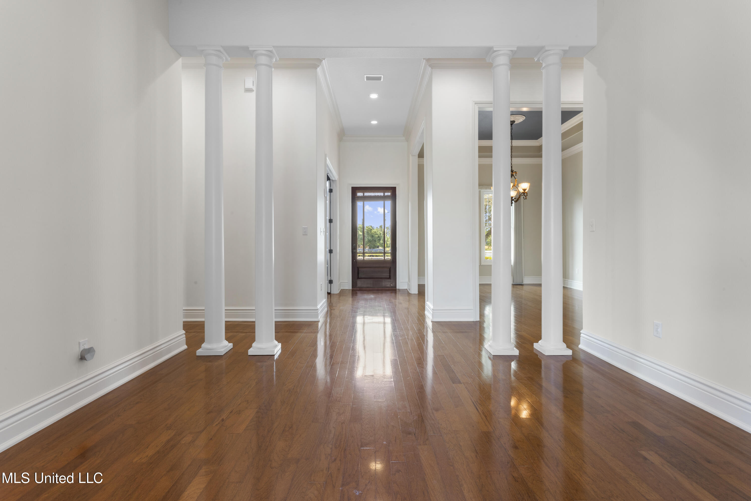 12240 S Lake Forest Drive Property Photo 20
