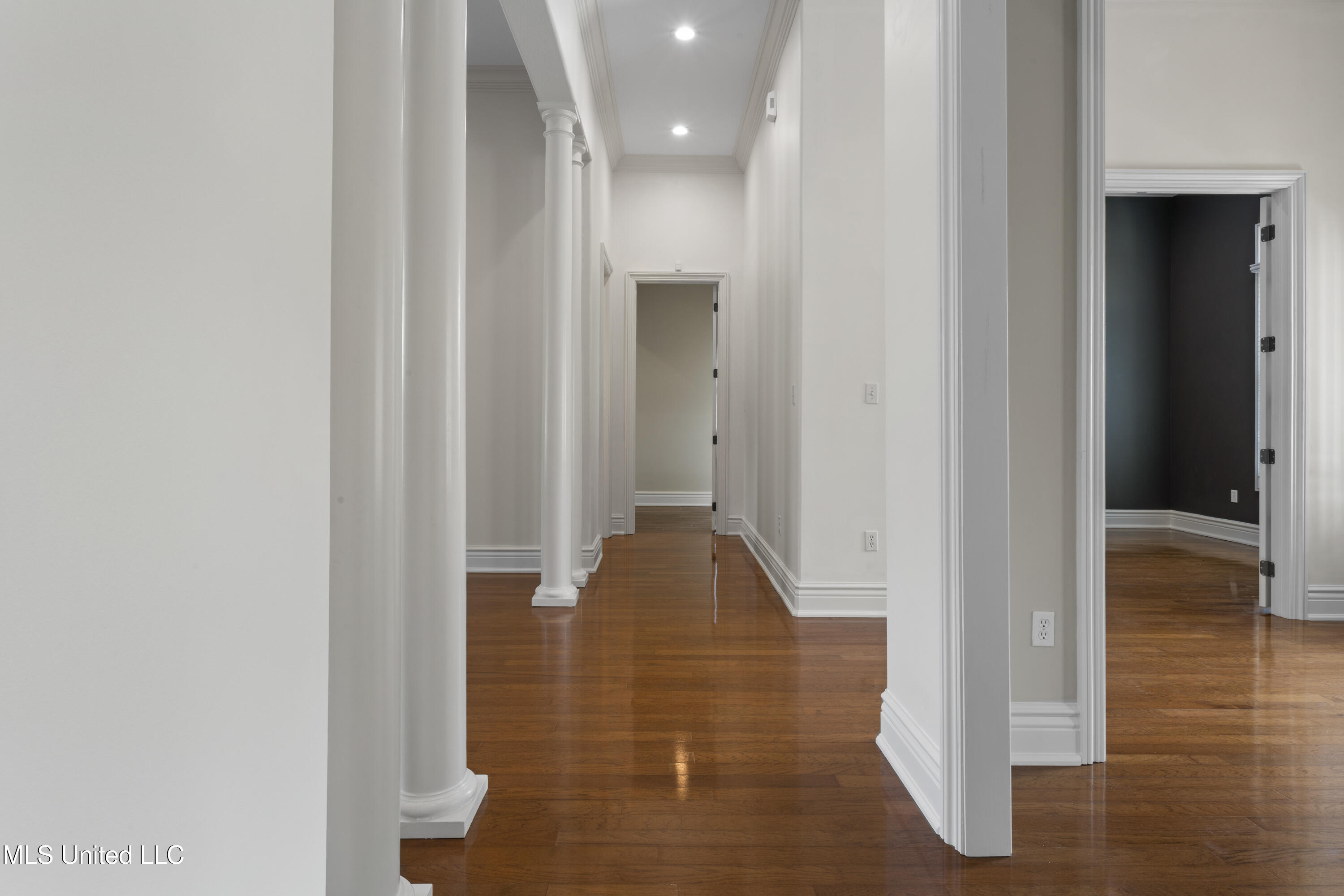 12240 S Lake Forest Drive Property Photo 24