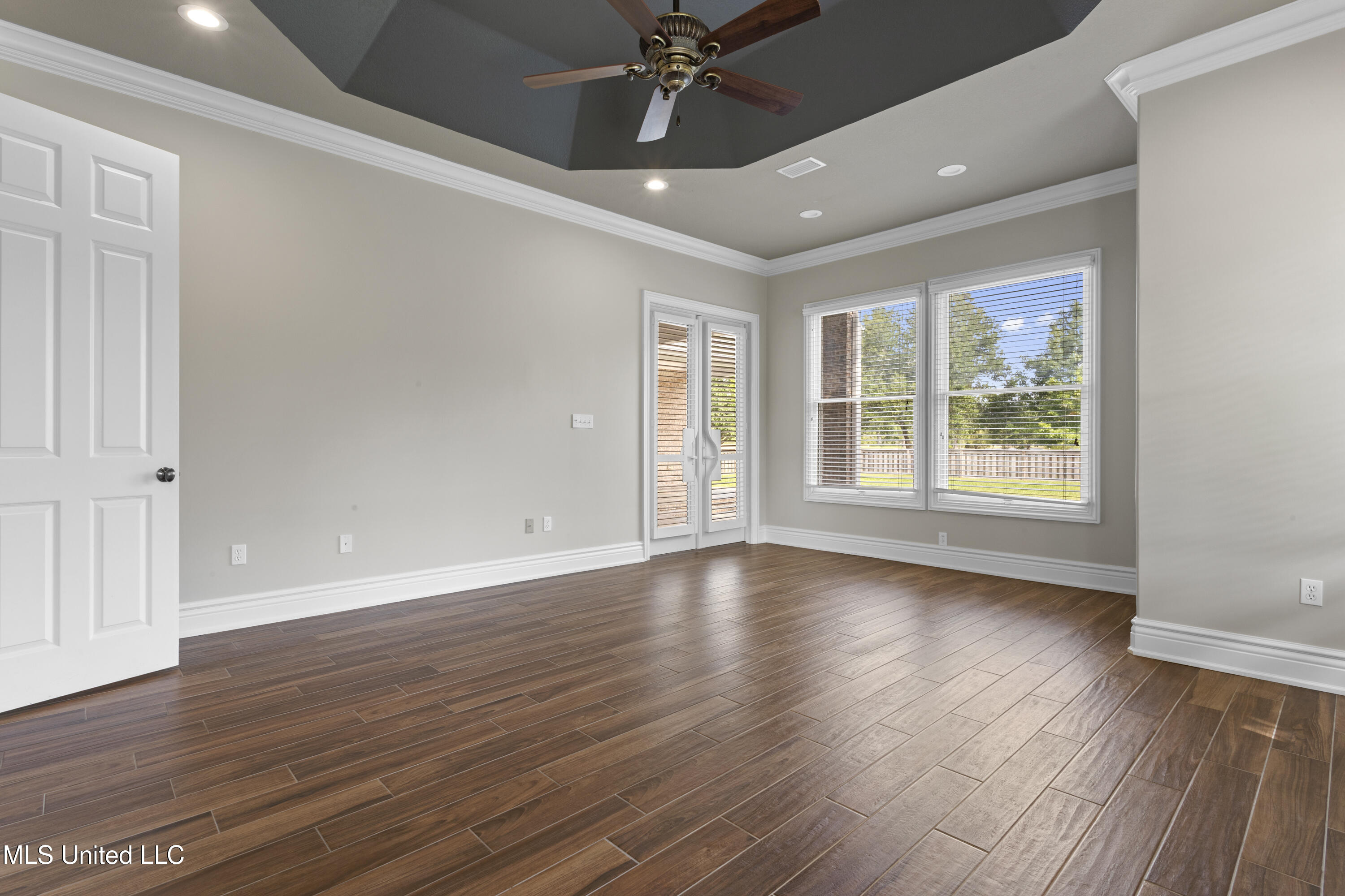 12240 S Lake Forest Drive Property Photo 25