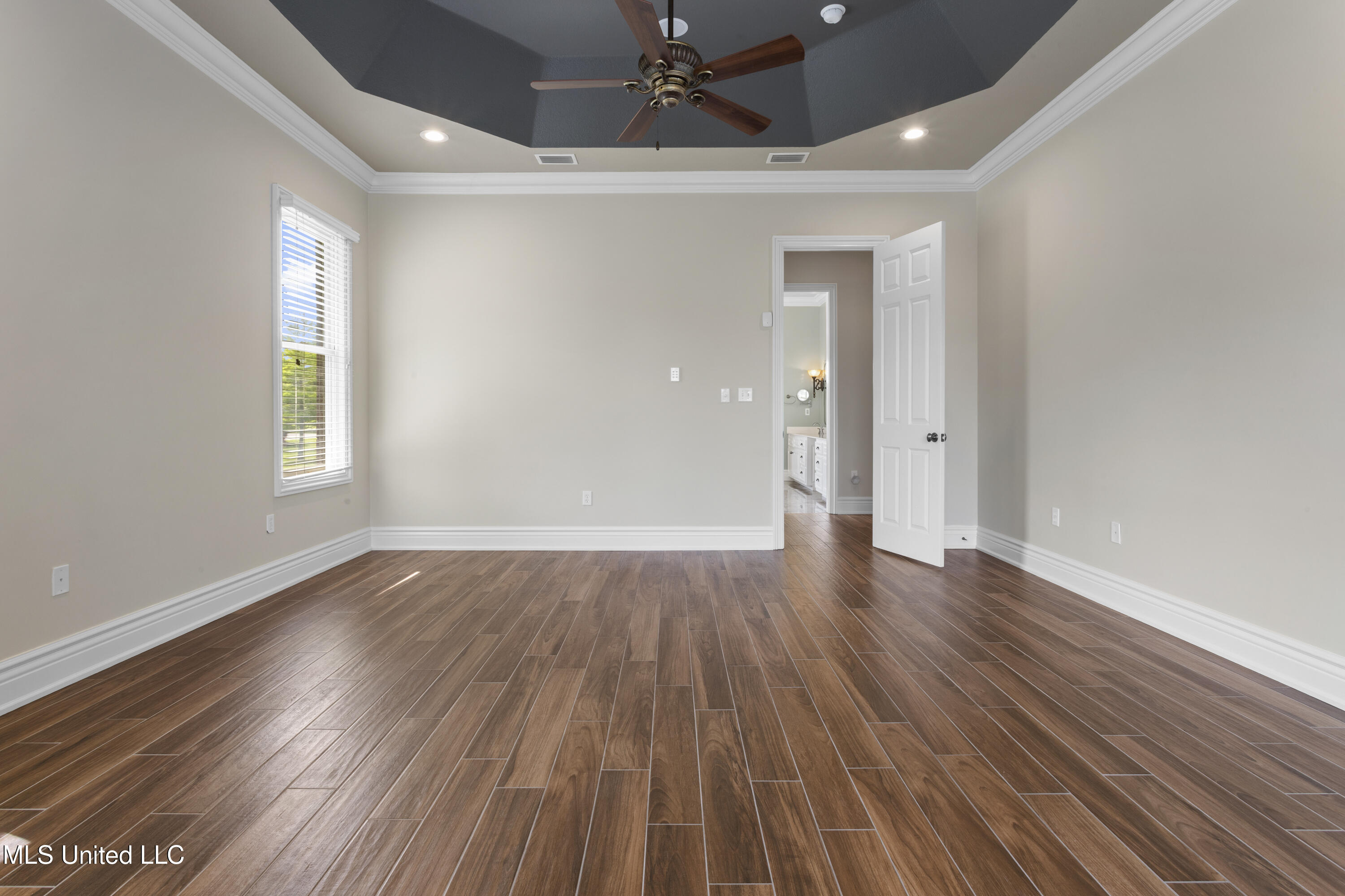 12240 S Lake Forest Drive Property Photo 26