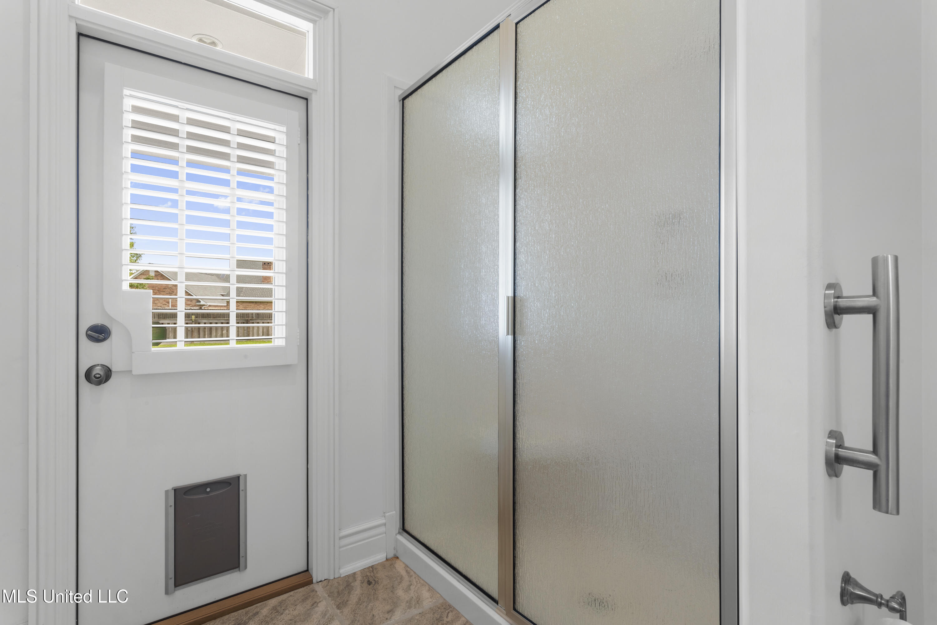 12240 S Lake Forest Drive Property Photo 36