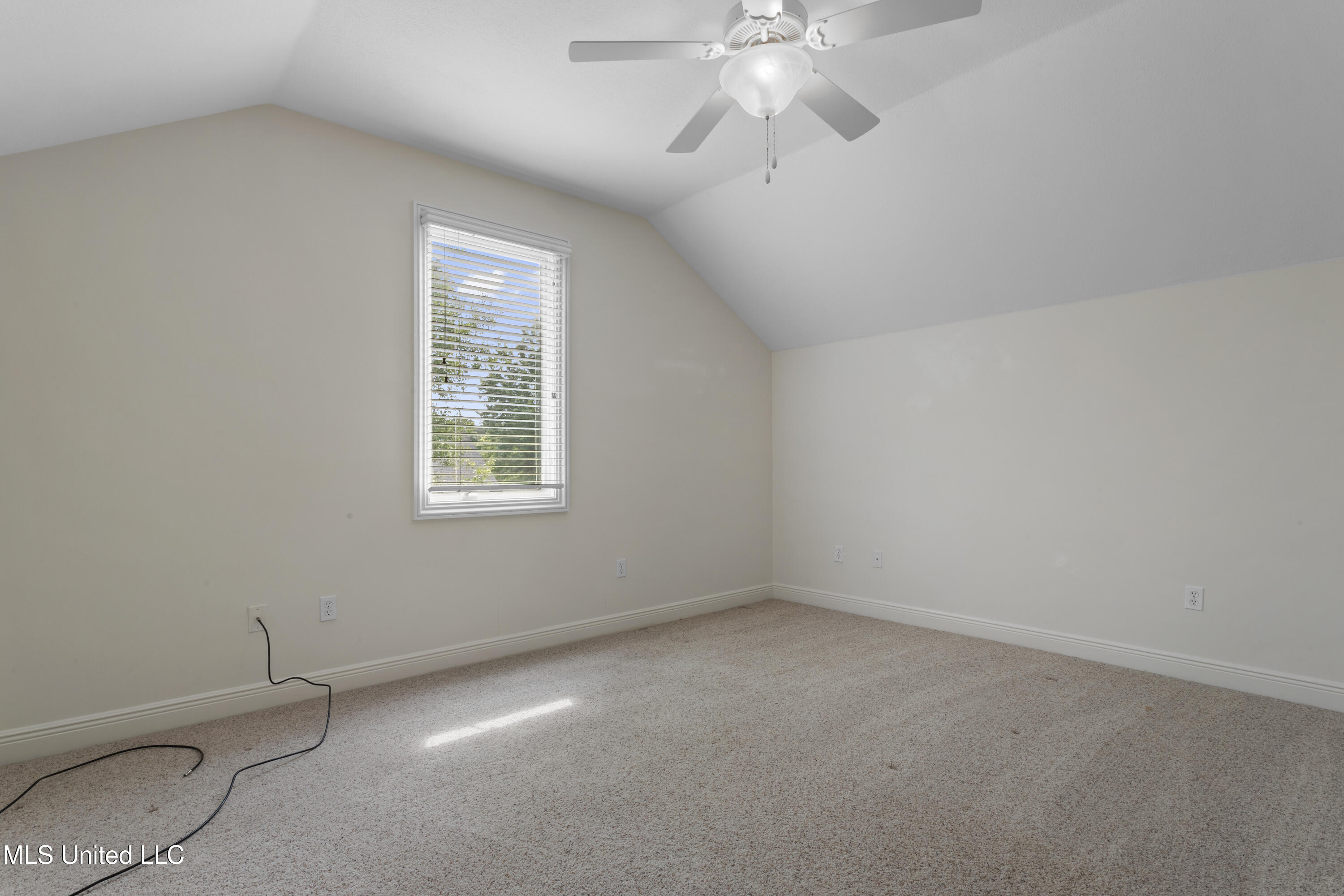 12240 S Lake Forest Drive Property Photo 40