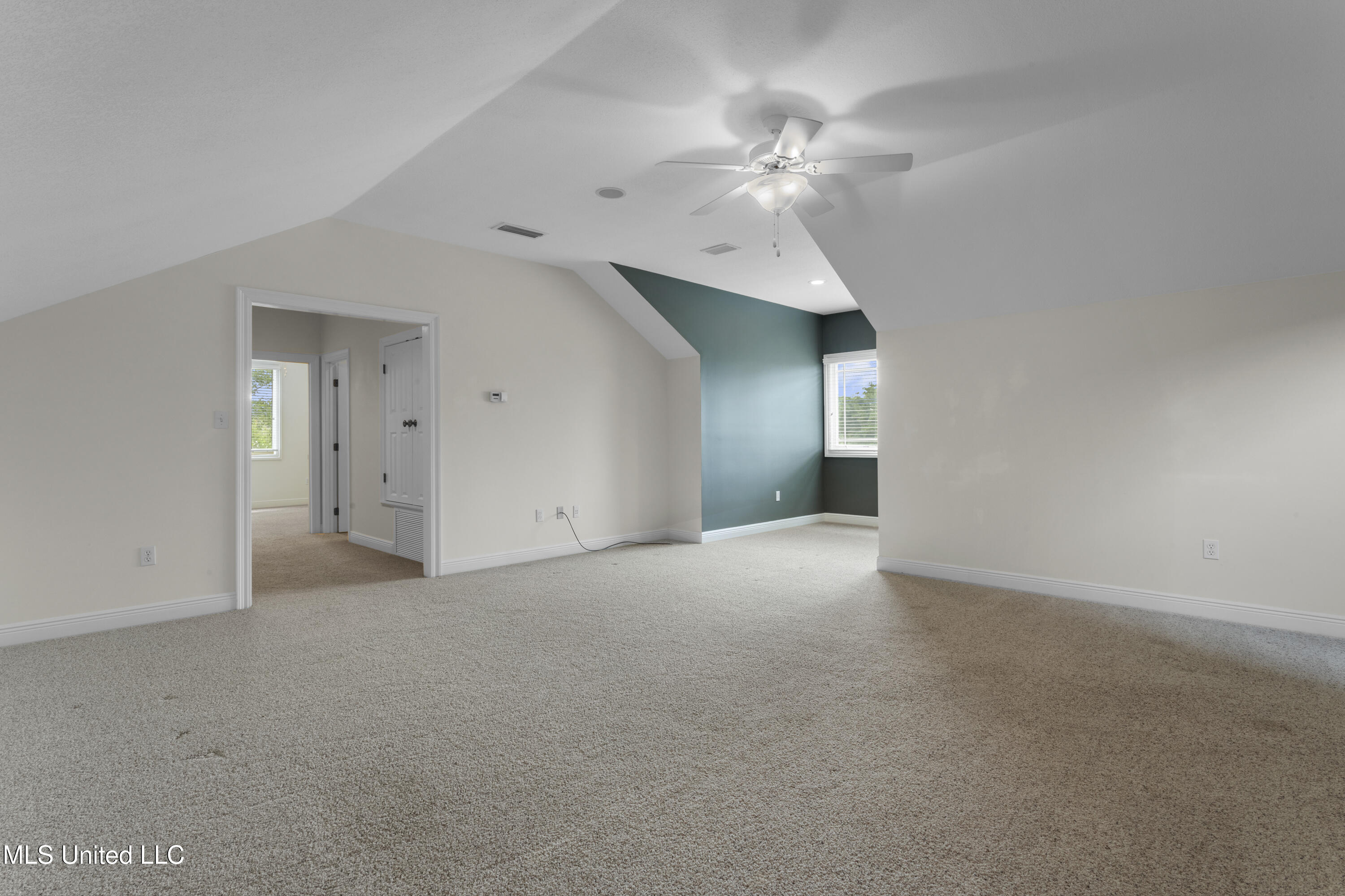 12240 S Lake Forest Drive Property Photo 44