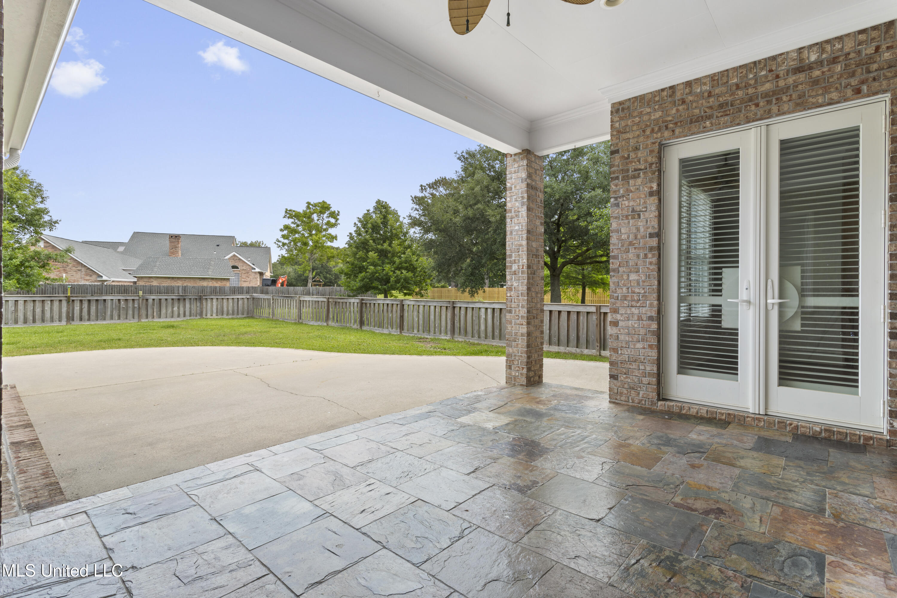 12240 S Lake Forest Drive Property Photo 50