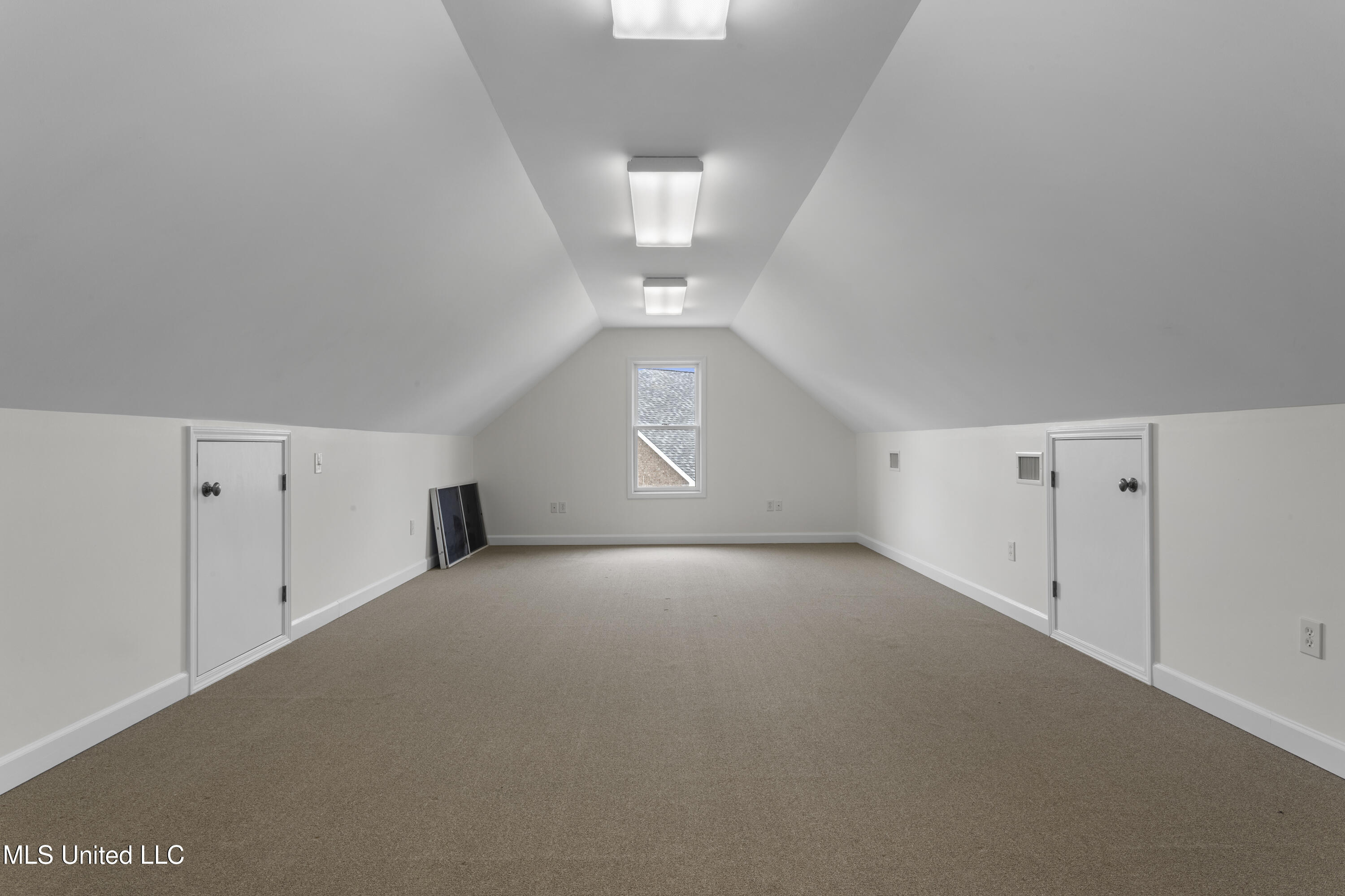12240 S Lake Forest Drive Property Photo 55