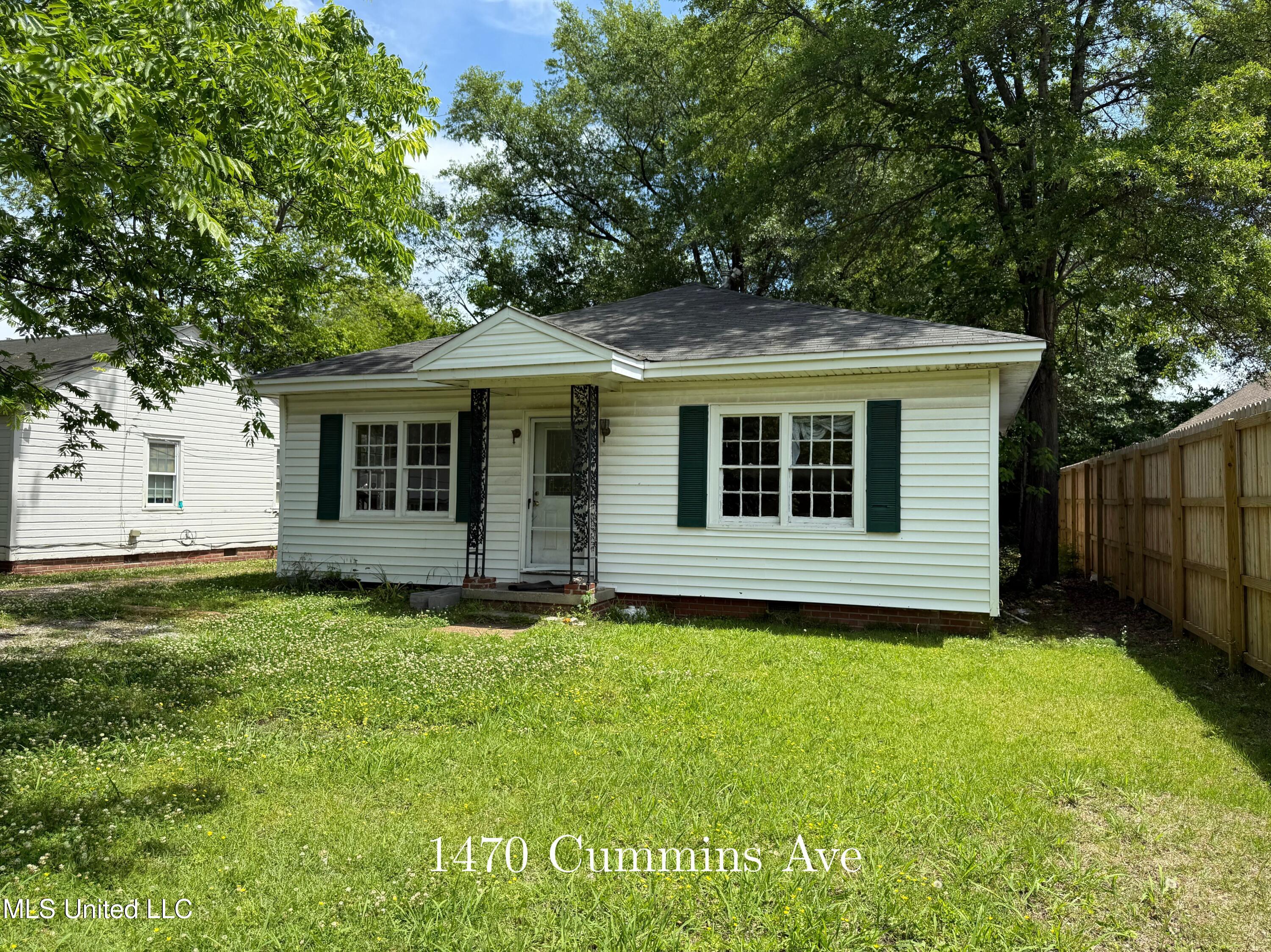 1470 Cummins Avenue Property Photo 1