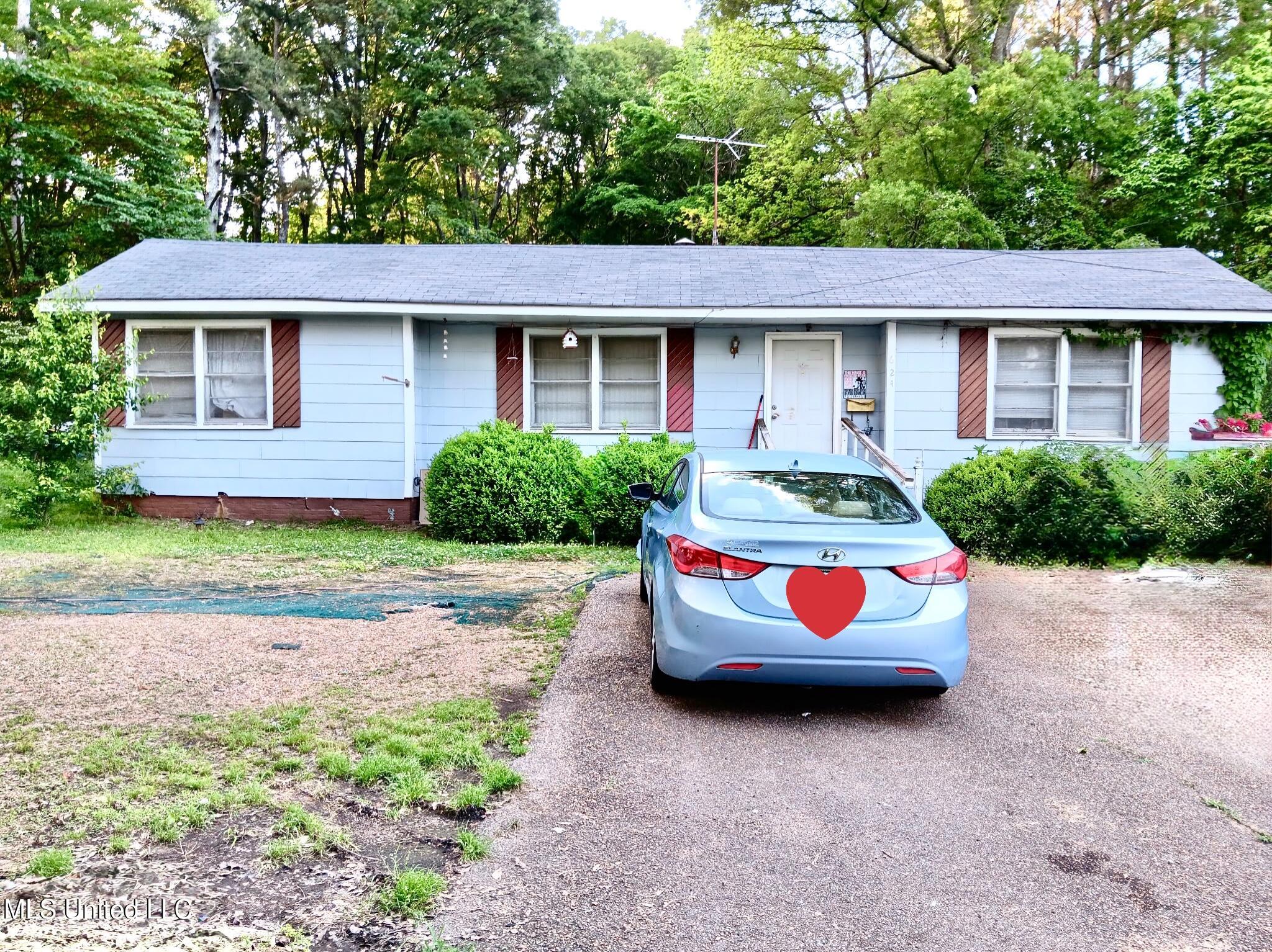 624 Summit Street Property Photo 1