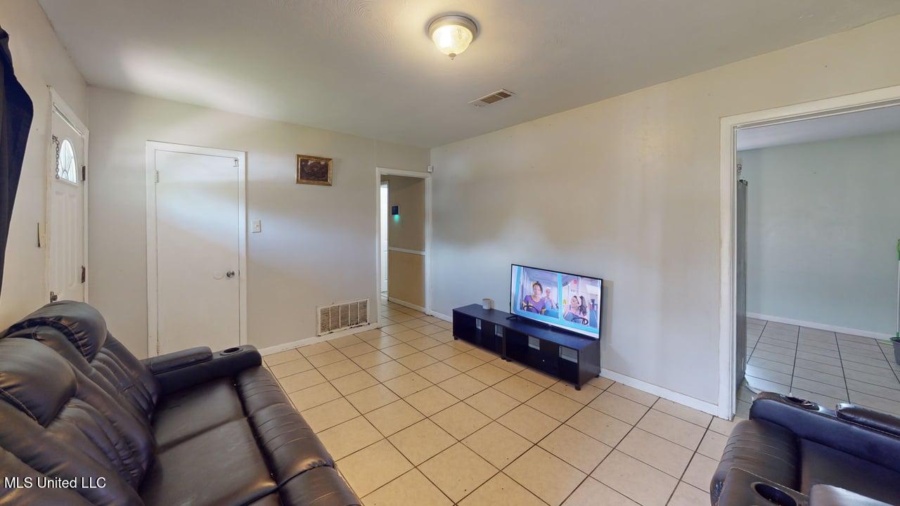 117 Gandy Circle Property Photo 5