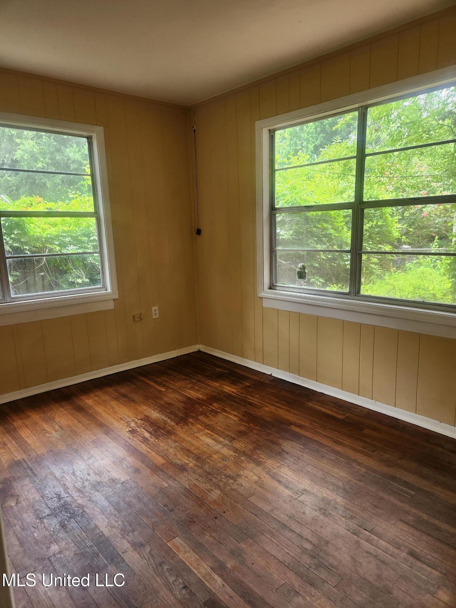 1233 25th Street Property Photo 4