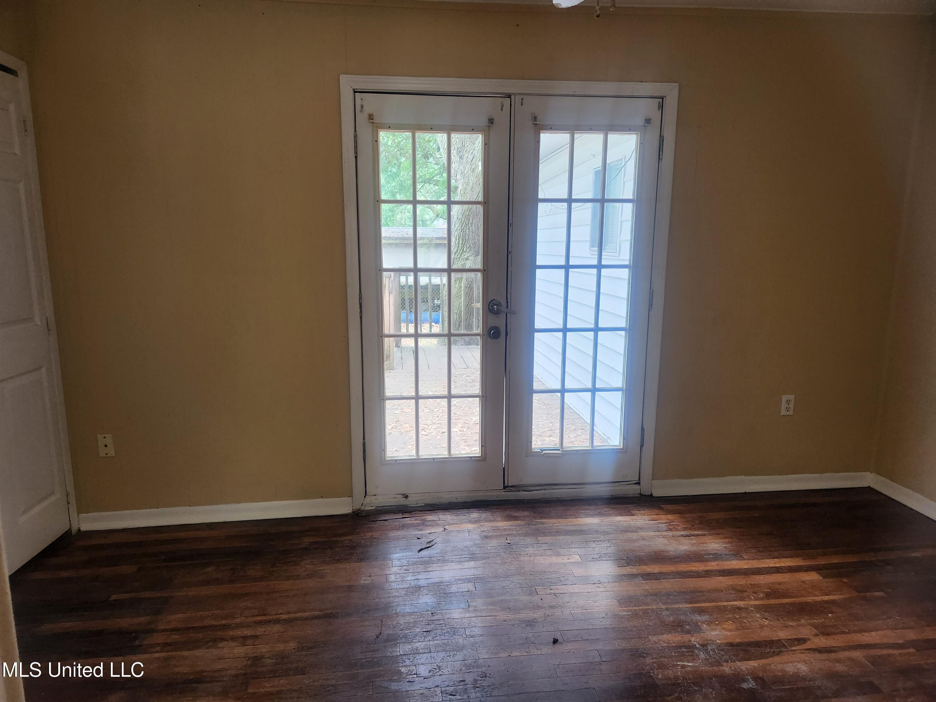 1233 25th Street Property Photo 6