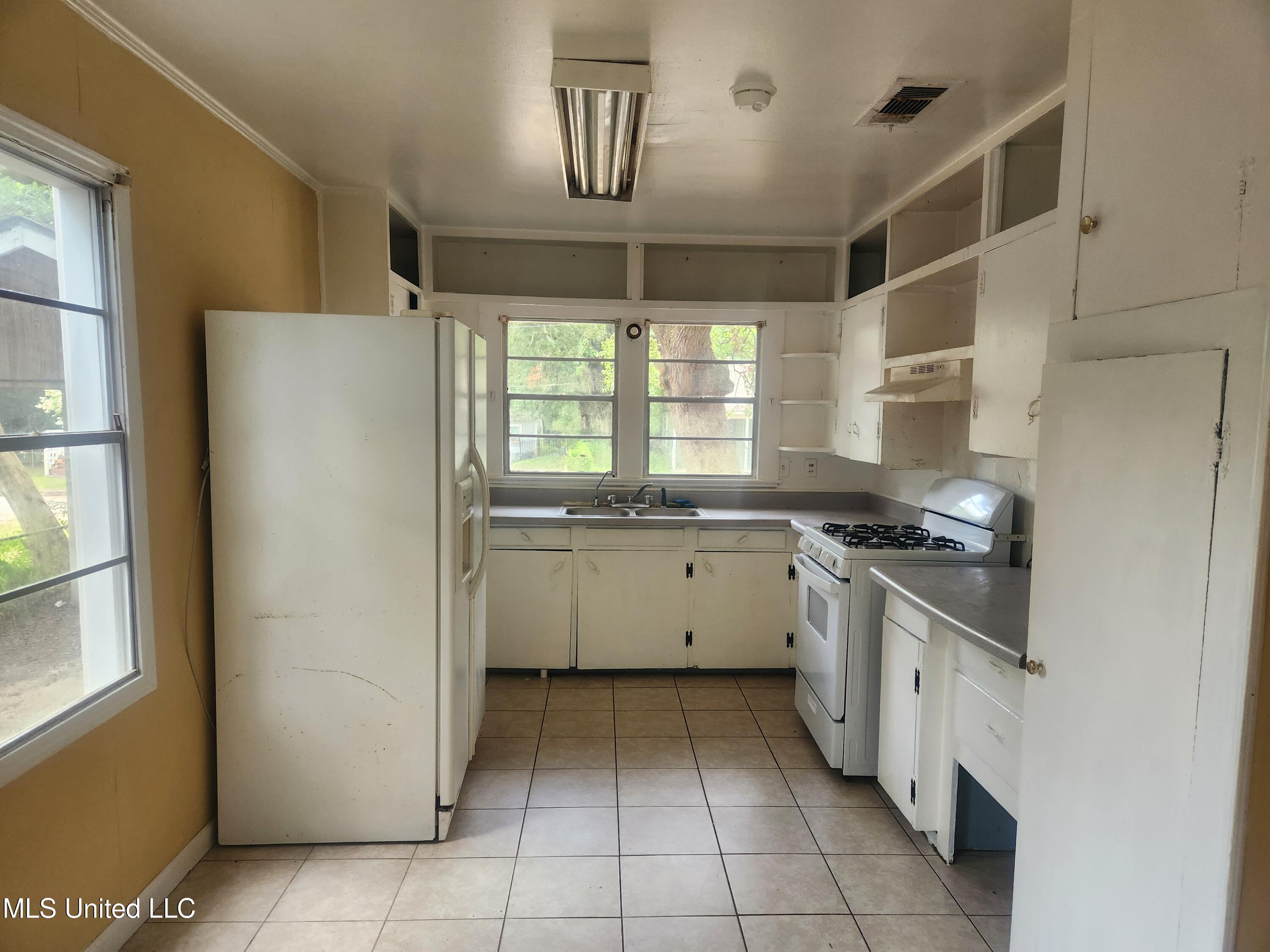 1233 25th Street Property Photo 9