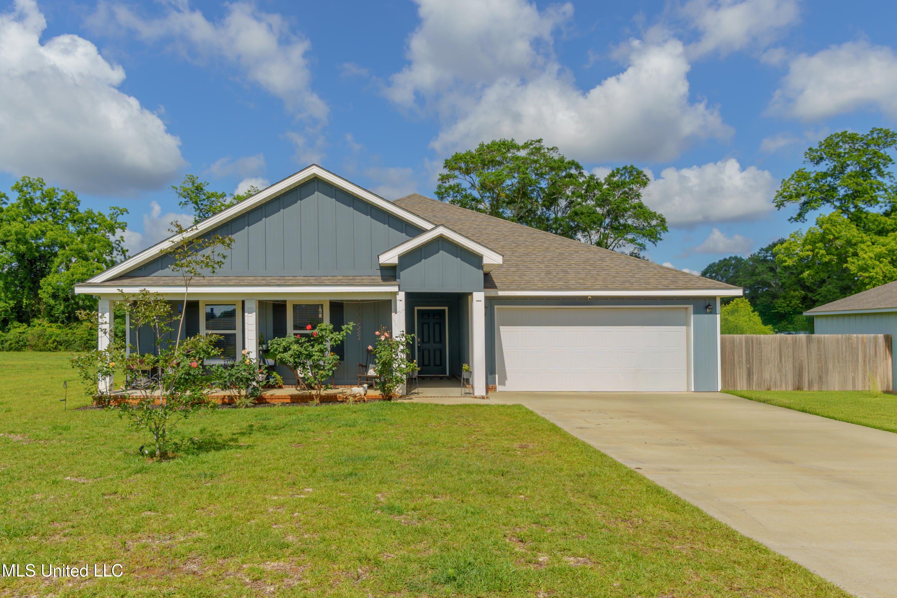154 Magnolia Farms Drive Property Photo 1