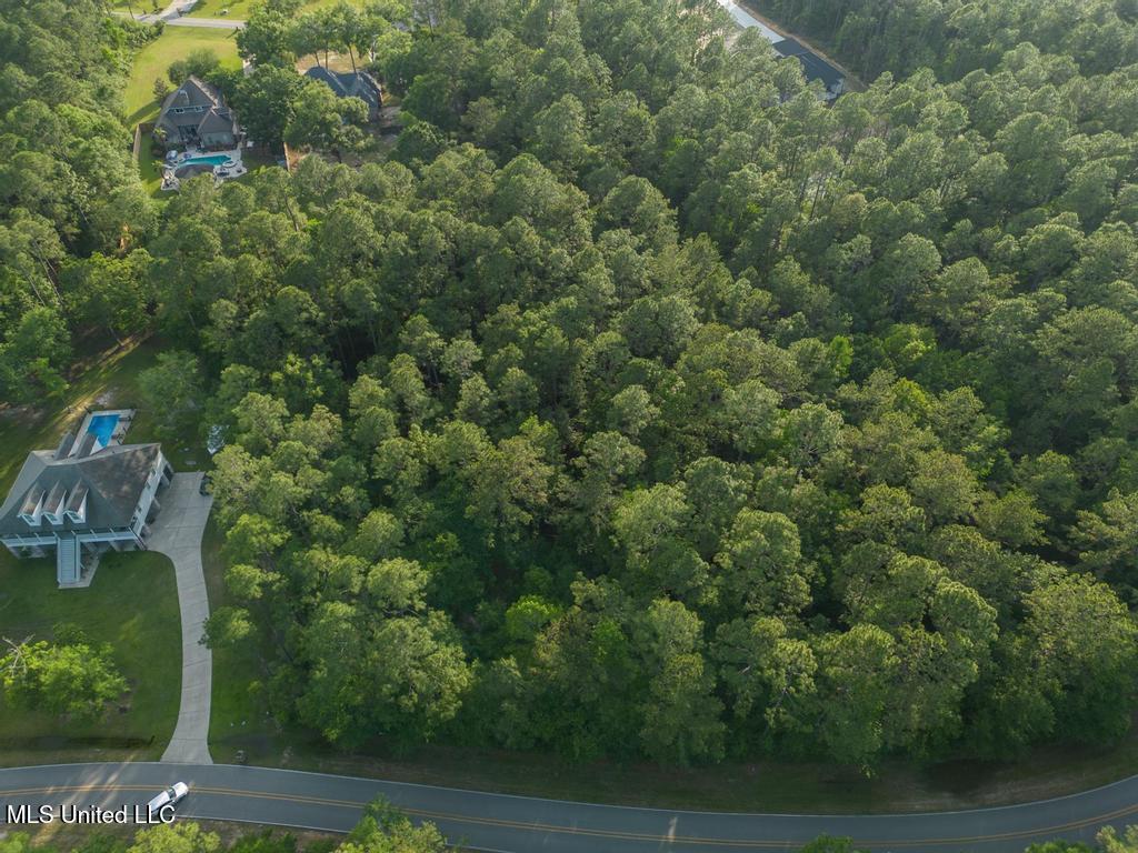 Longwood Circle Property Photo 2