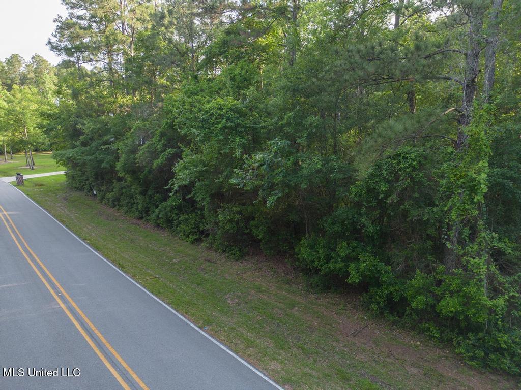 Longwood Circle Property Photo 3