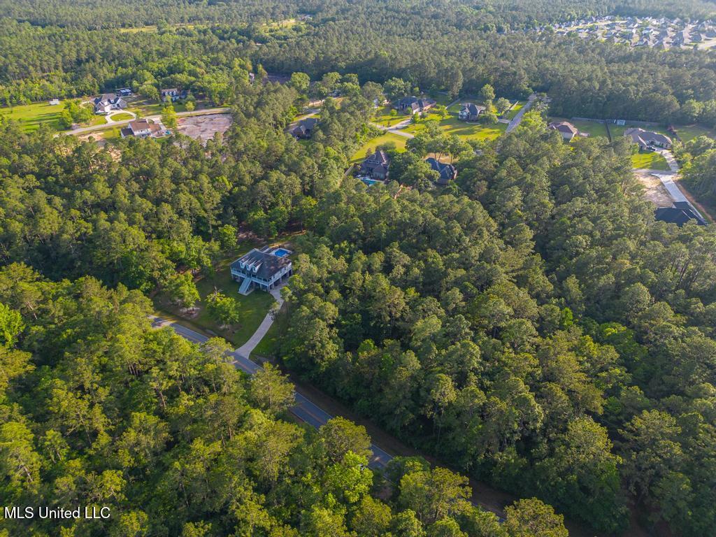 Longwood Circle Property Photo 4