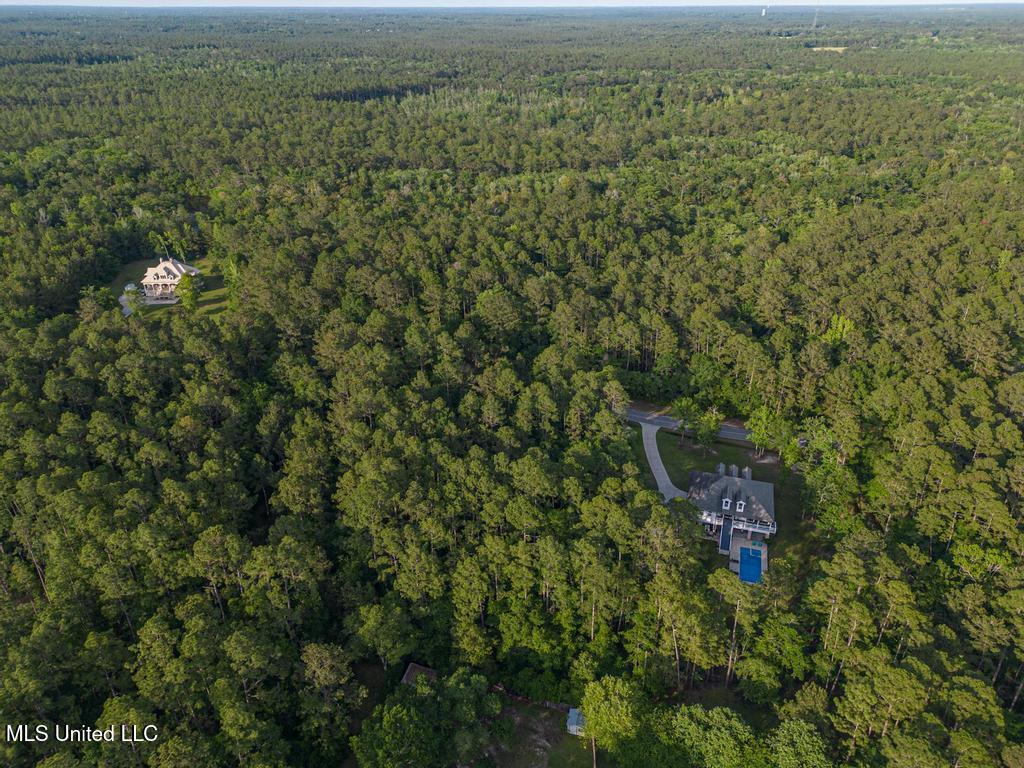 Longwood Circle Property Photo 6