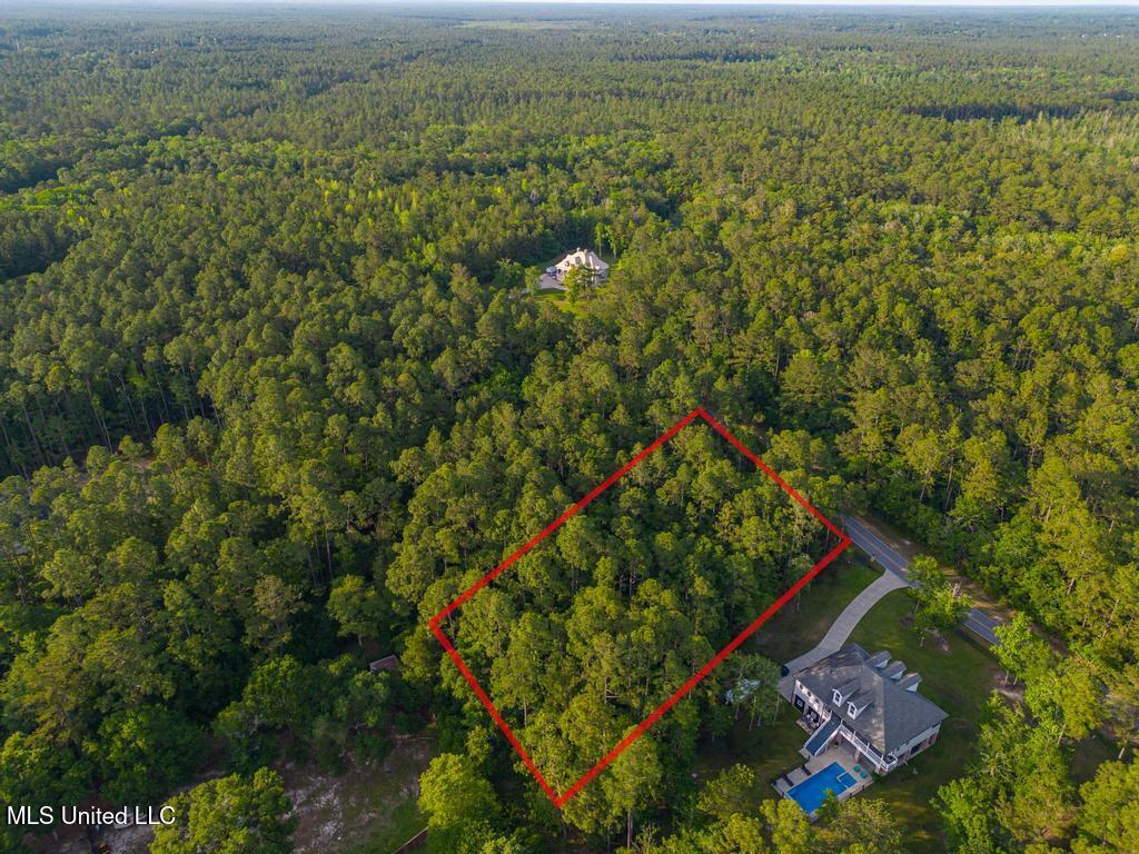 Longwood Circle Property Photo 8