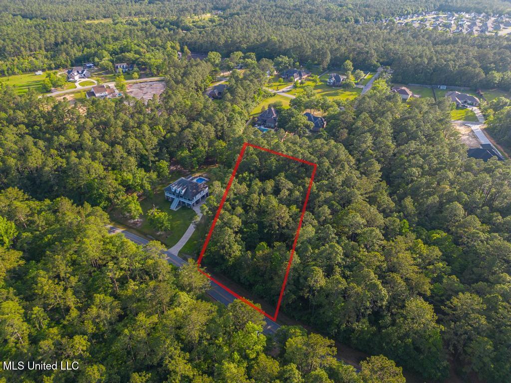 Longwood Circle Property Photo 9