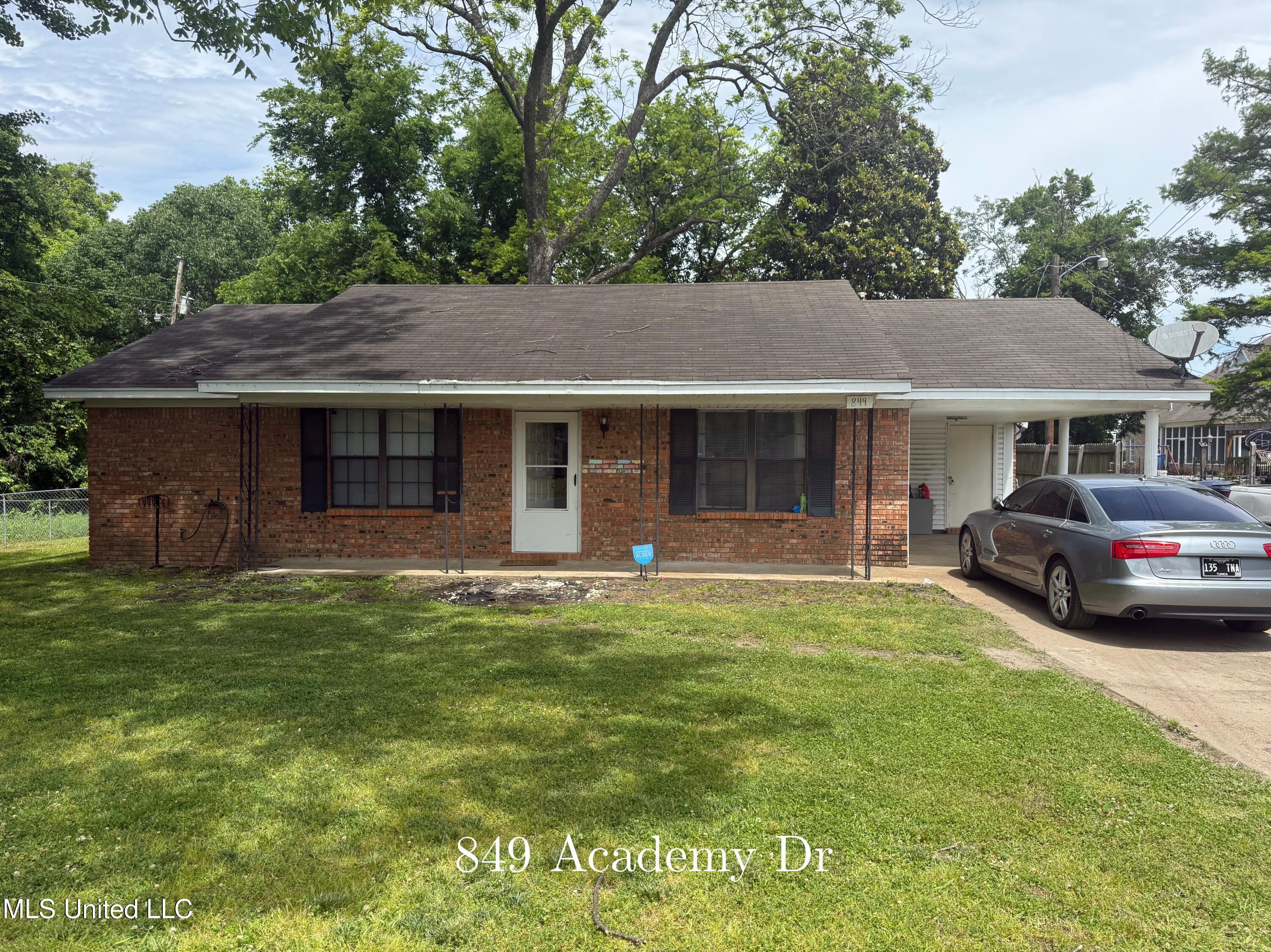 849 Academy Drive Property Photo 1