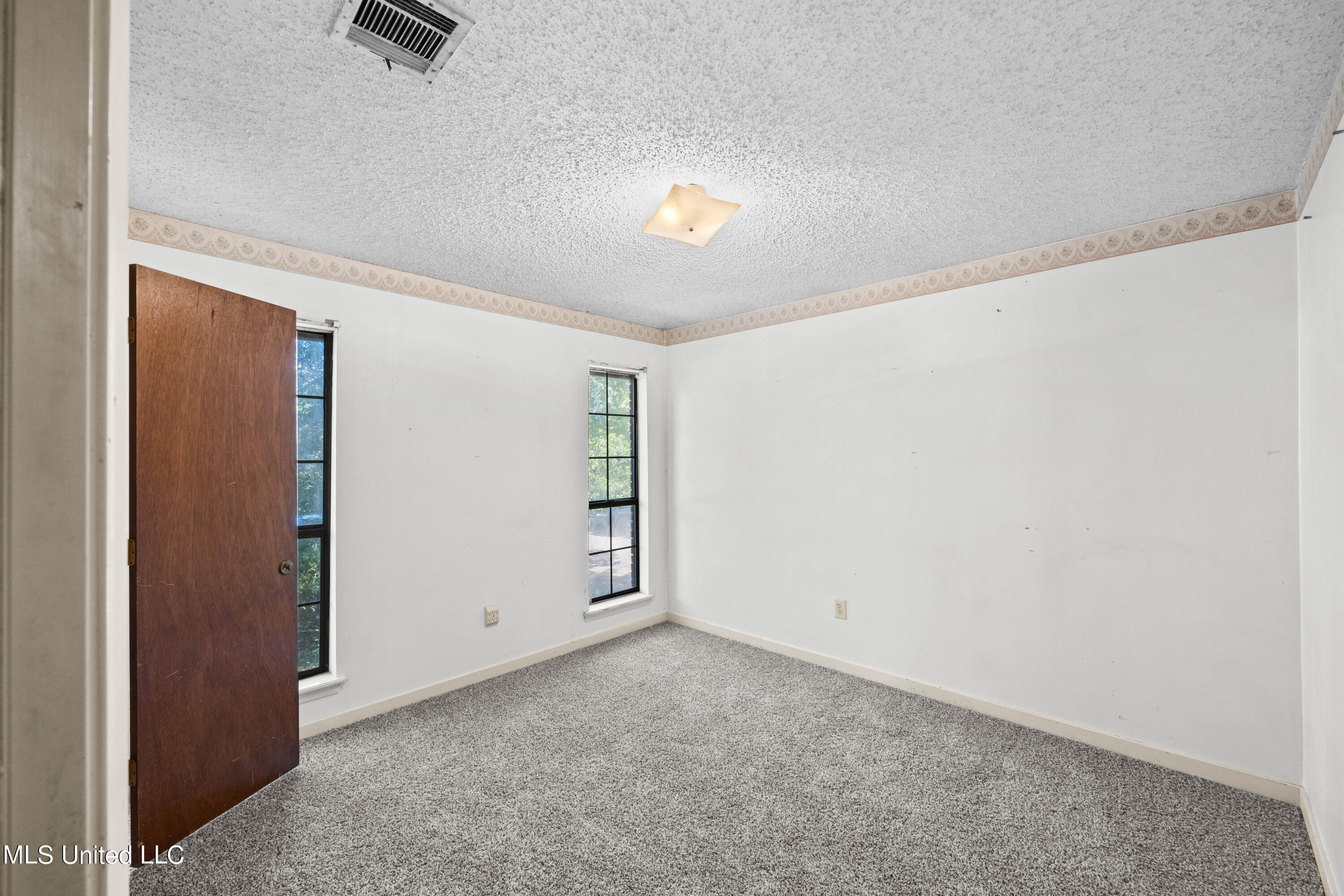 465 Heritage Place Property Photo 18