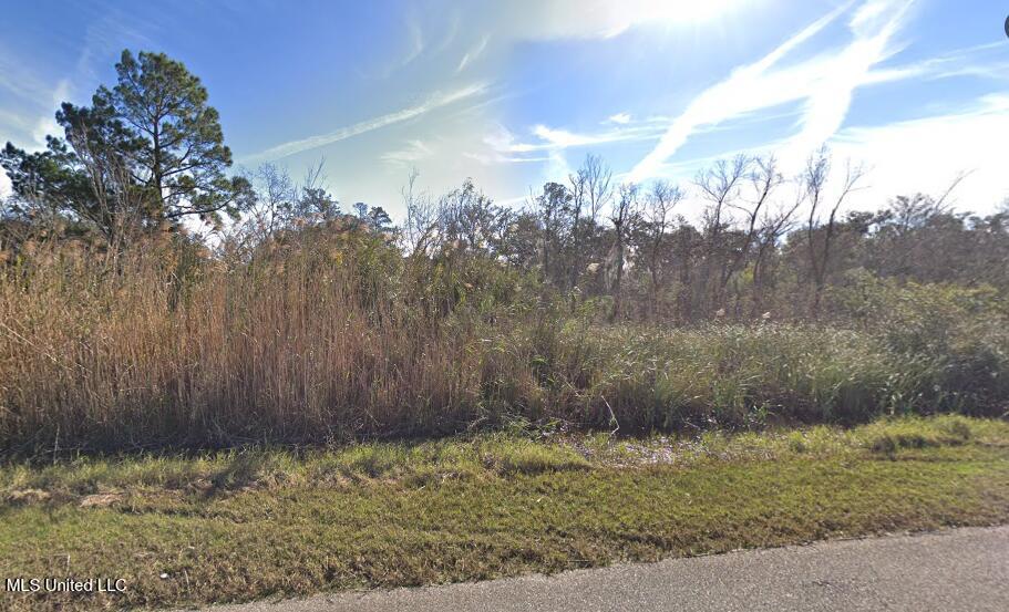 01 Riverside Drive Property Photo 1