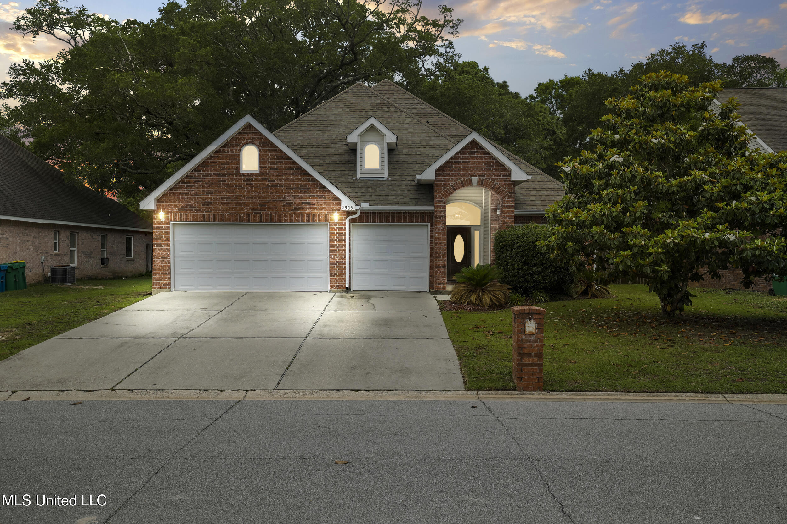 2509 Rue Beaux Chenes Property Photo 1