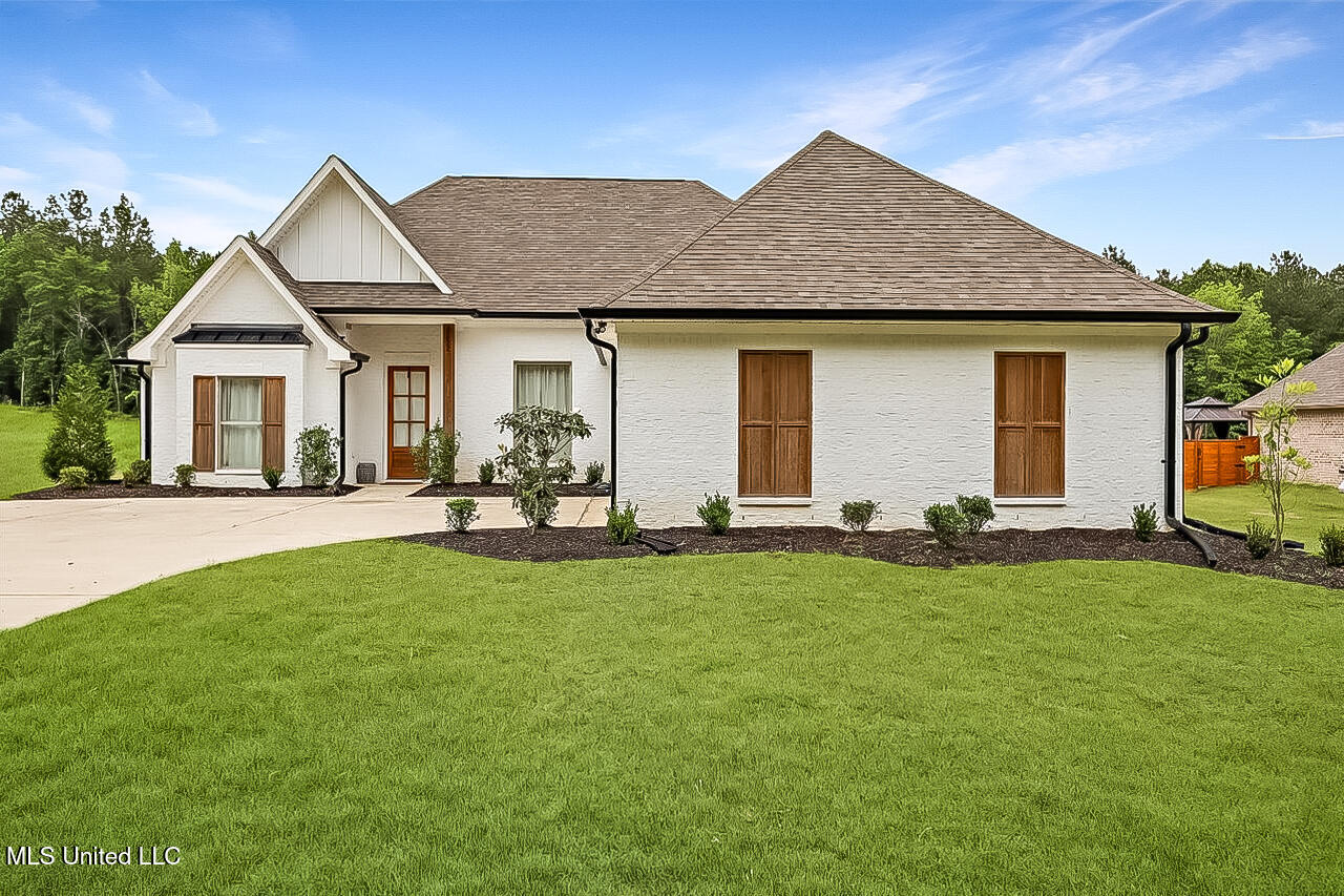 1622 Old Lake Road Property Photo 1