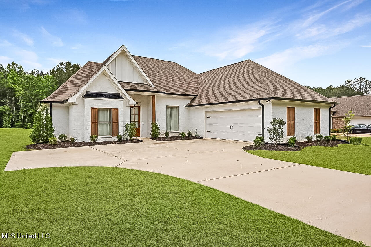 1622 Old Lake Road Property Photo 2