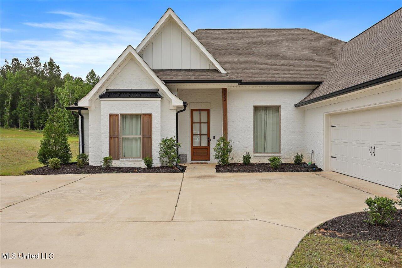 1622 Old Lake Road Property Photo 3