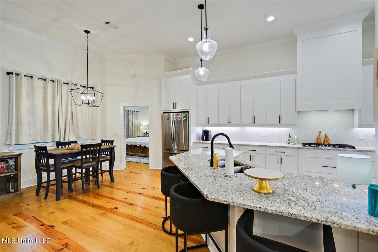 1622 Old Lake Road Property Photo 10