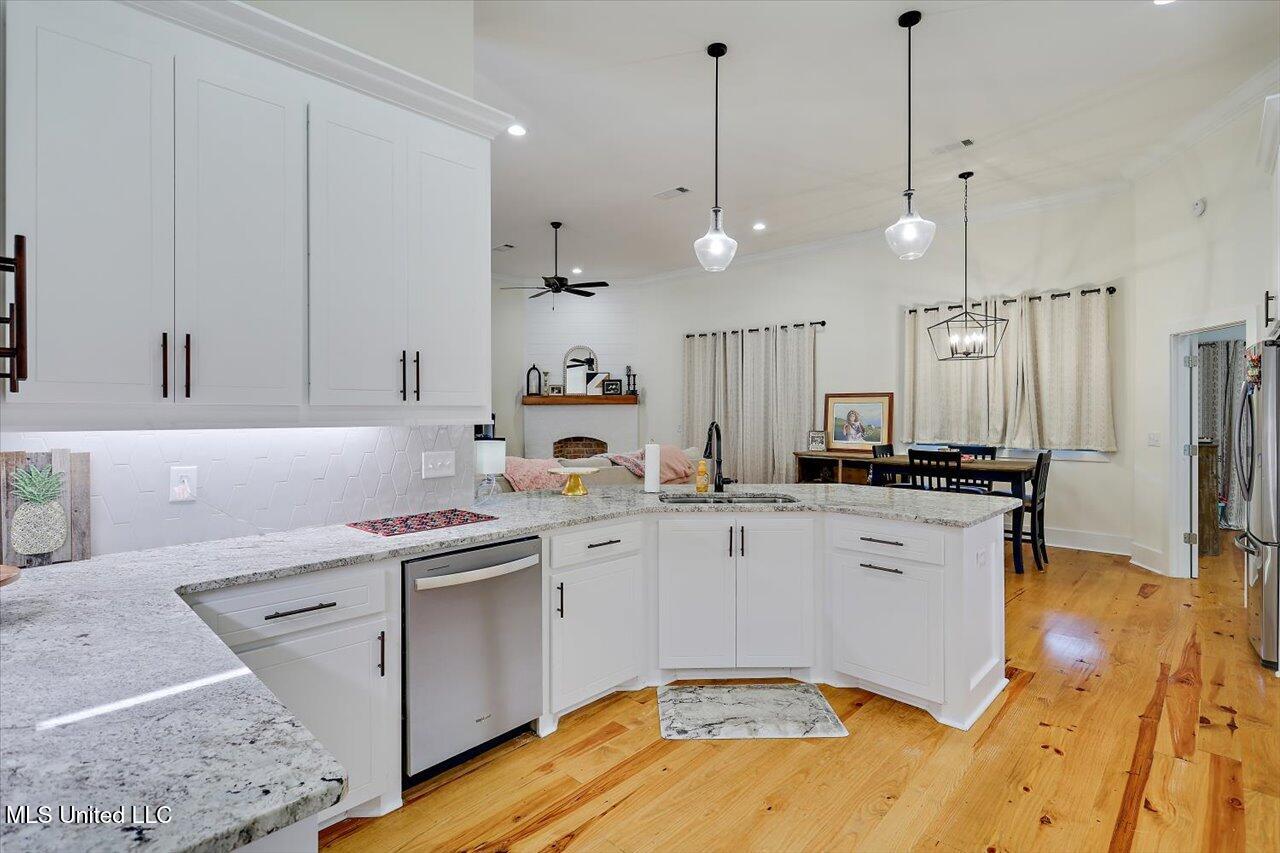 1622 Old Lake Road Property Photo 13