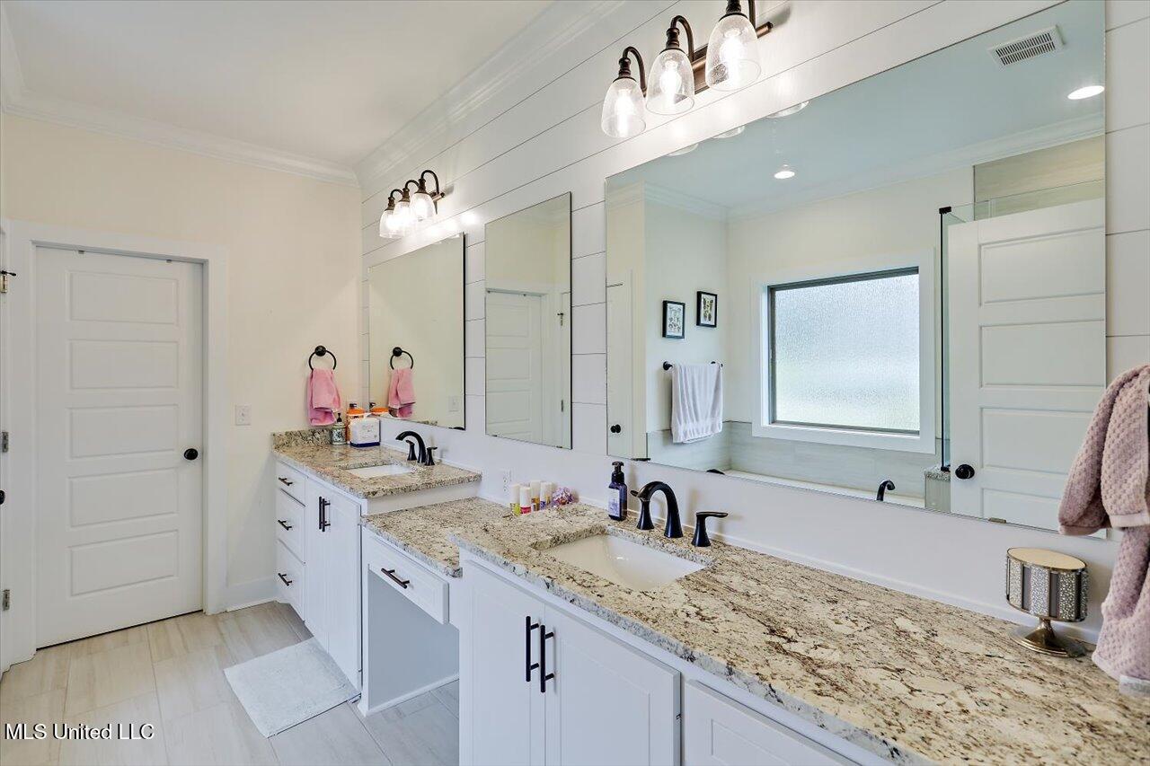 1622 Old Lake Road Property Photo 22