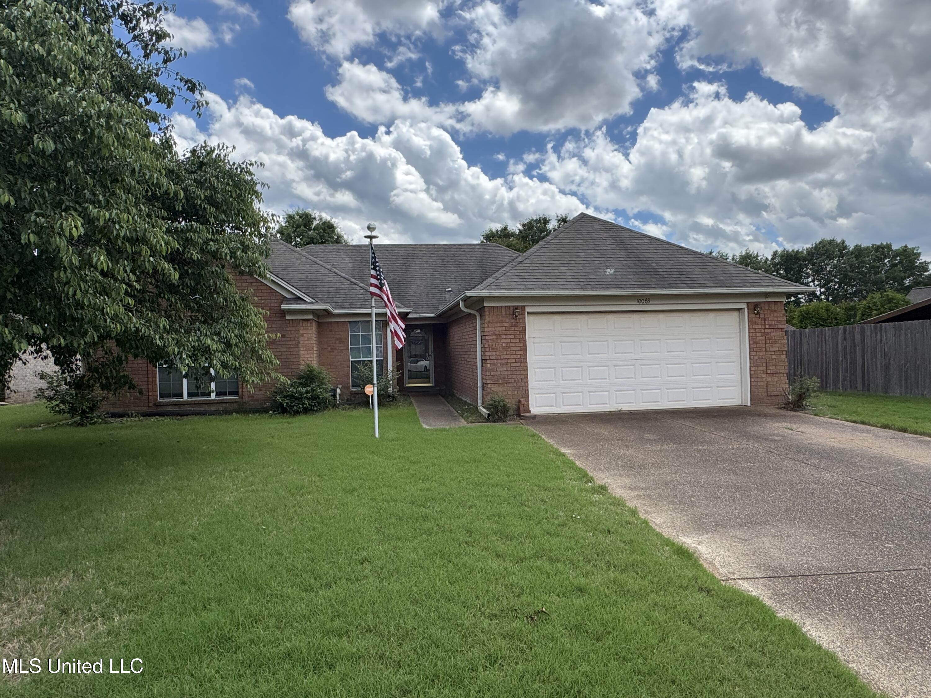 10069 Fox Chase Drive Property Photo 1